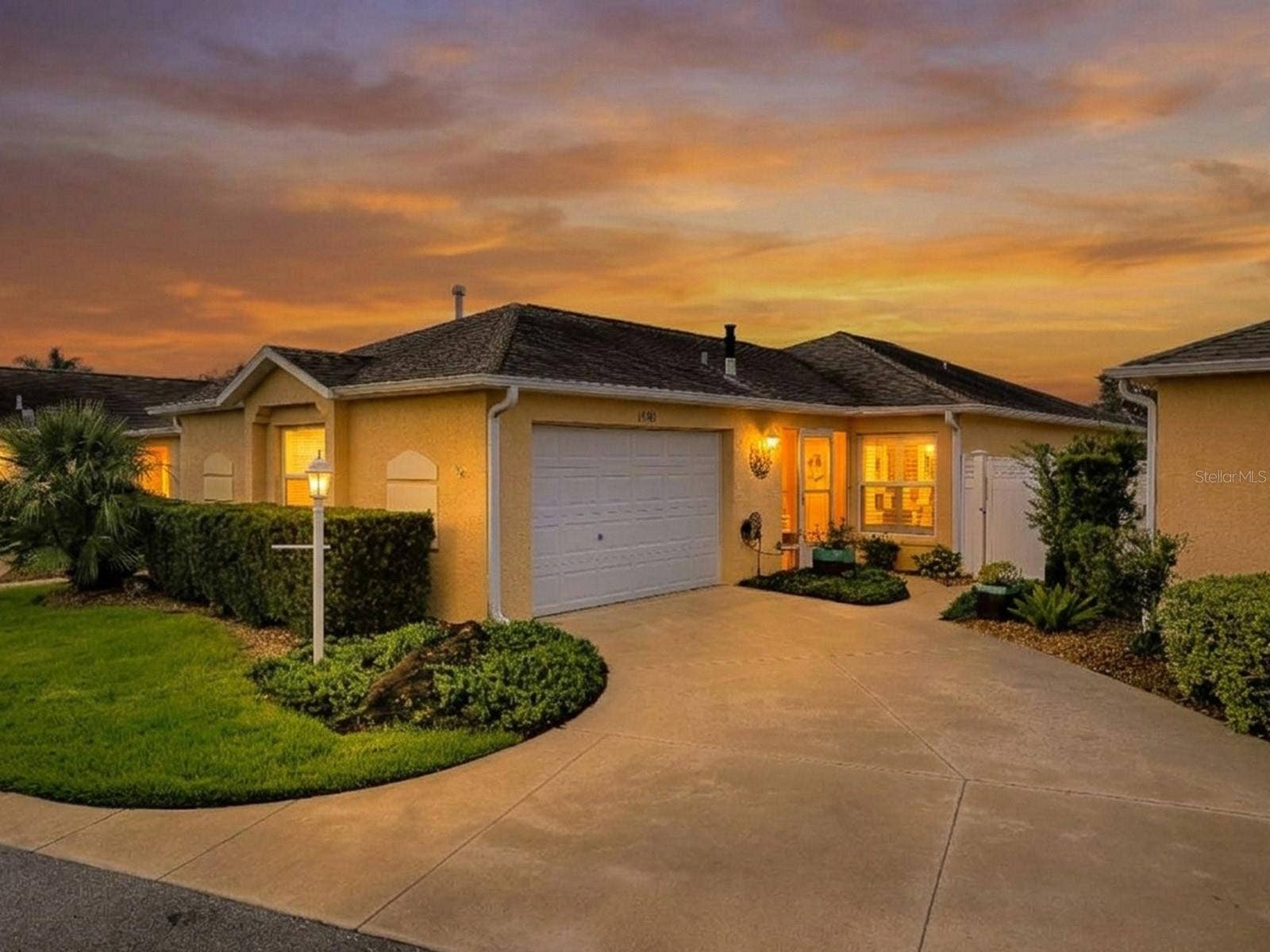 1530 BARNWELL PLACE, The Villages, FL 32162 Don't miss out on this beautiful villa and all of the character and charm it has to offer.