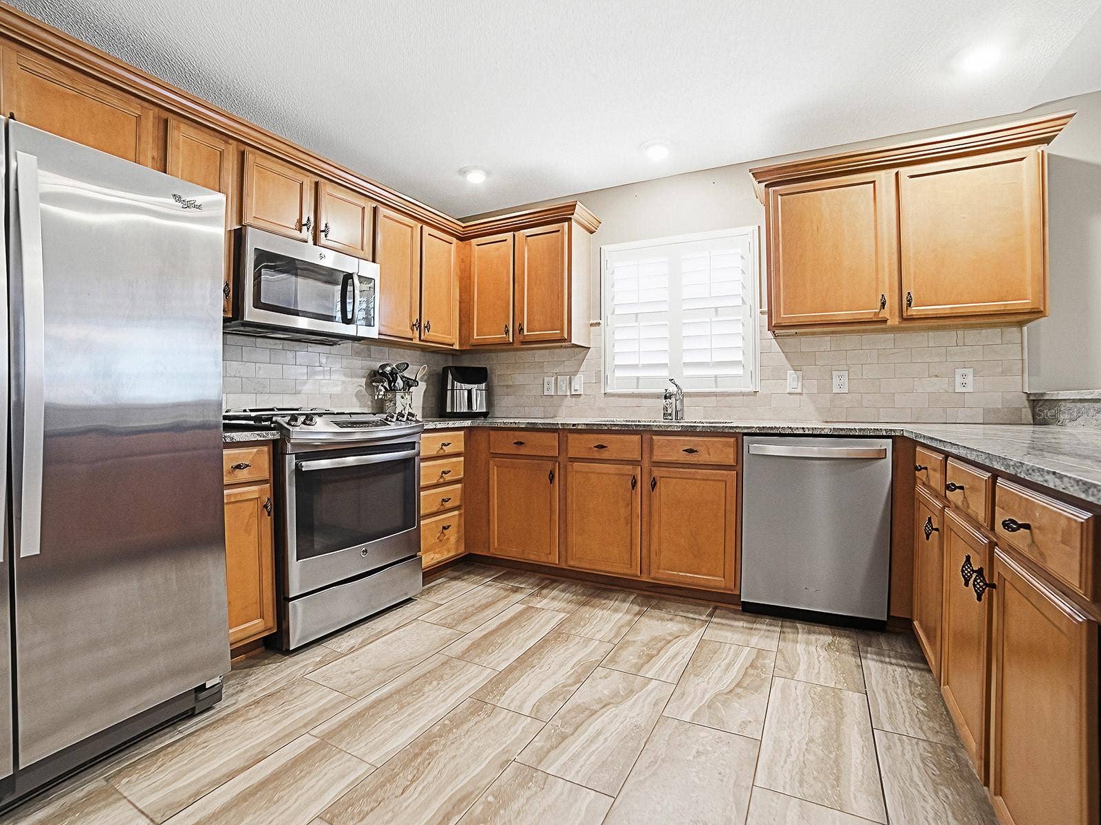 1530 BARNWELL PLACE, The Villages, FL 32162 Beautiful spacious kitchen any home chef will love