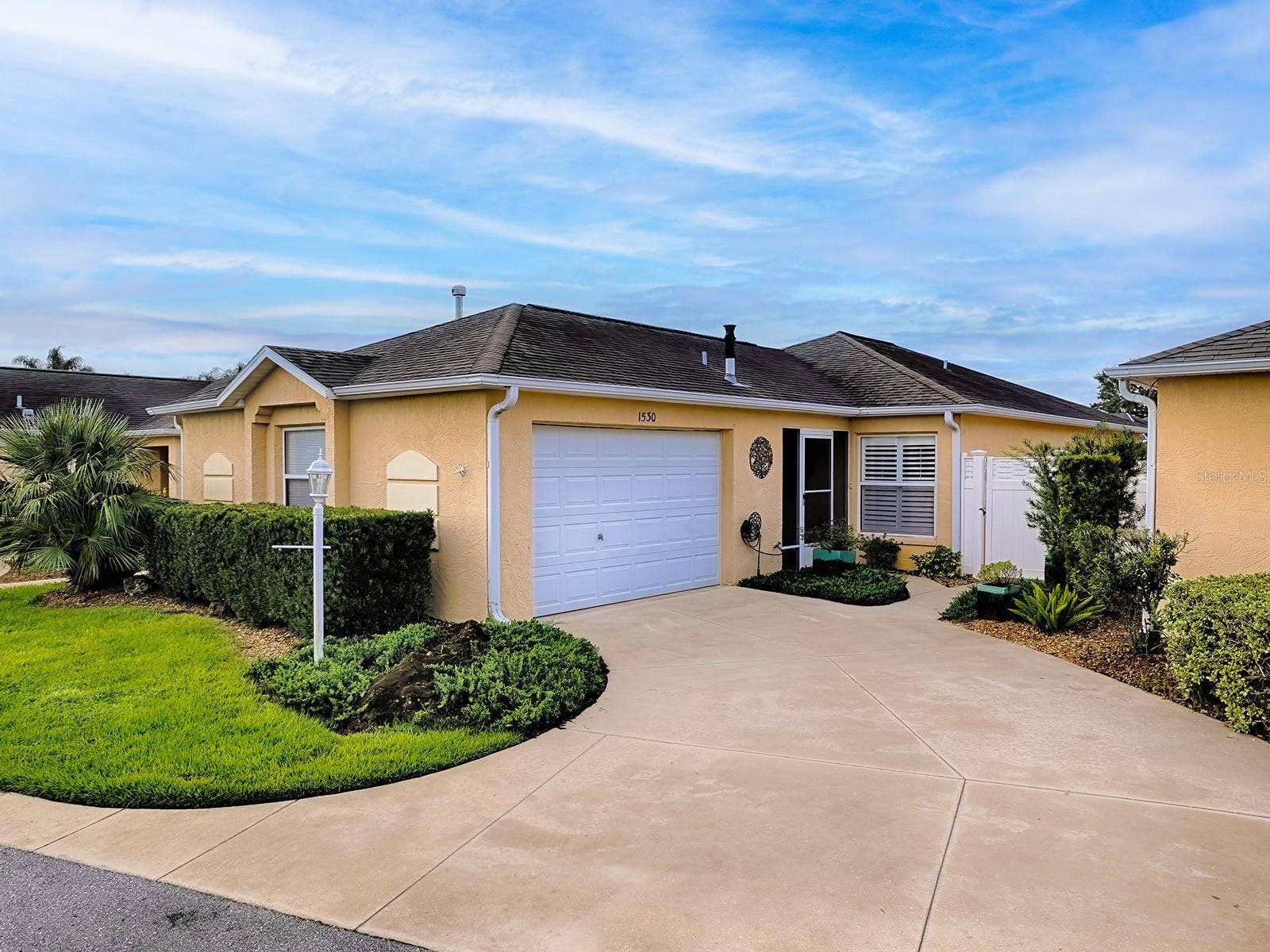 1530 BARNWELL PLACE, The Villages, FL 32162 Absolute MUST see! Beautifully furnished turnkey patio villa- This one has exceptional character & charm! A must see!!