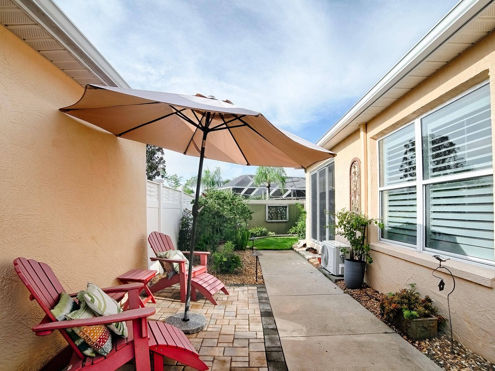 1530 BARNWELL PLACE, The Villages, FL 32162 Cozy side patio to get sun and relax