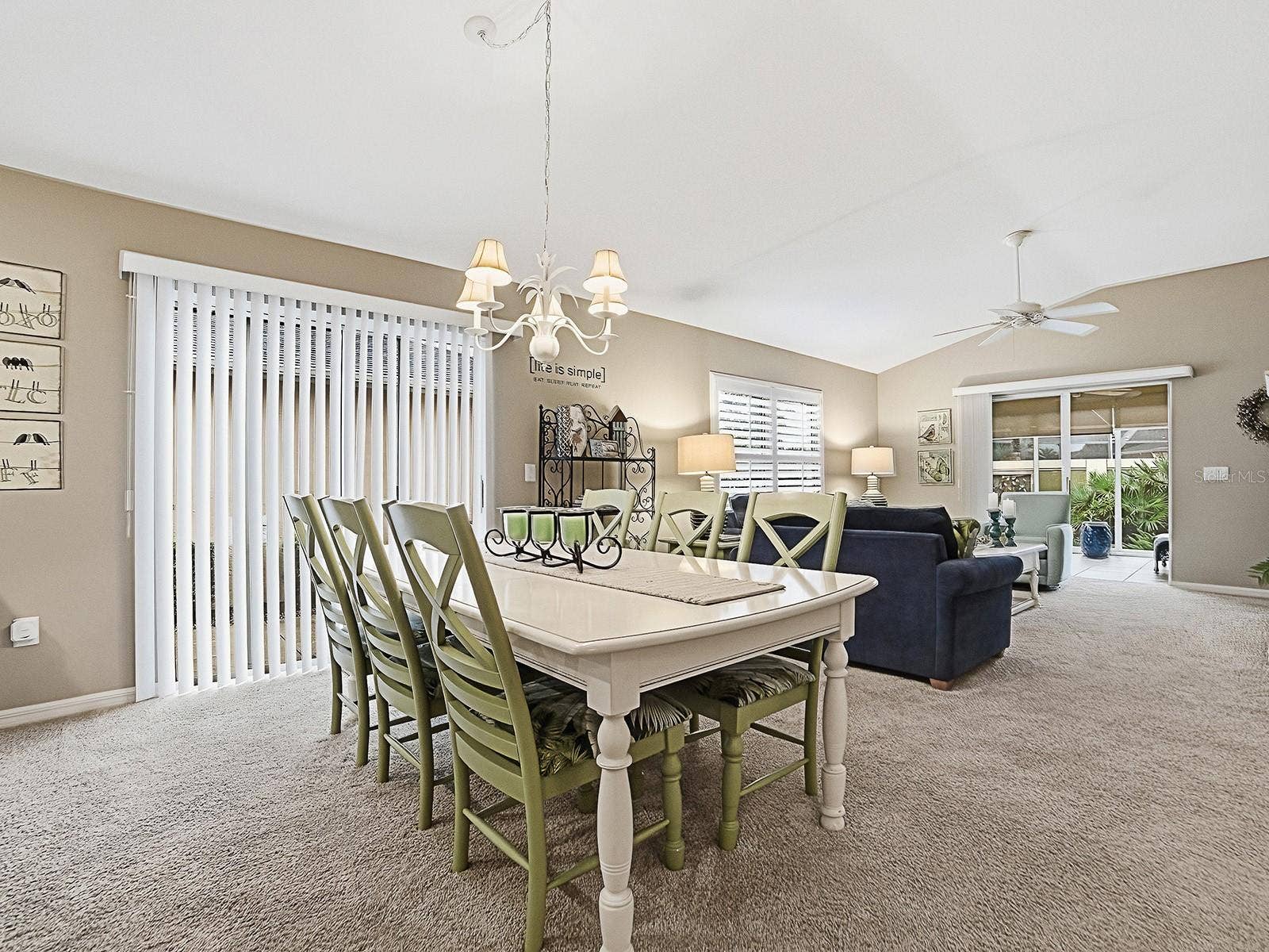 1530 BARNWELL PLACE, The Villages, FL 32162 Bright, open and charming dining area
