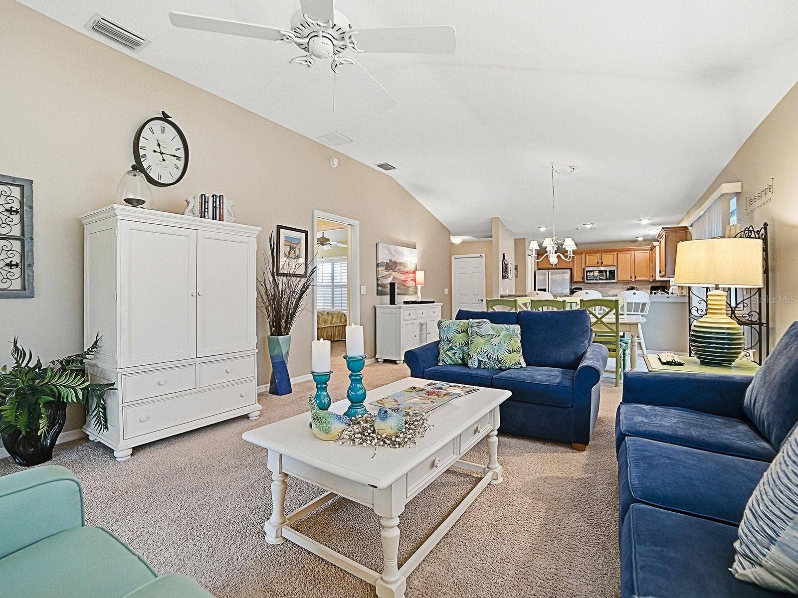 1530 BARNWELL PLACE, The Villages, FL 32162 Perfect for entertaining or relaxing