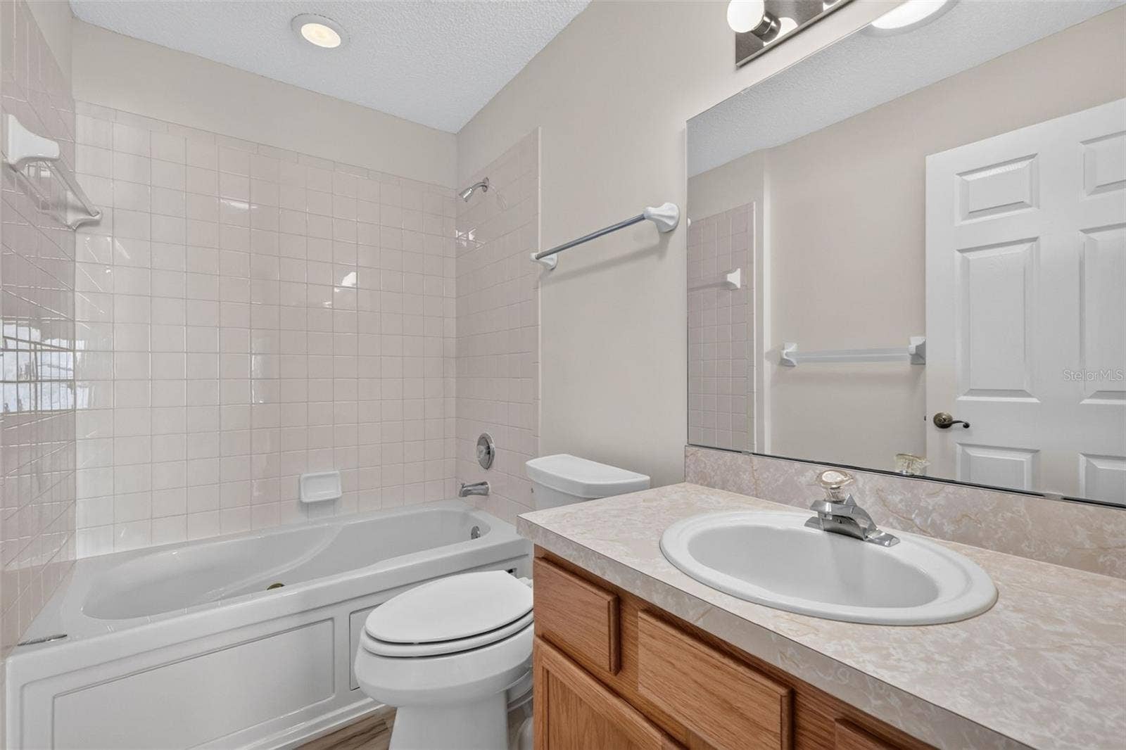 752 OLD OAKS LANE, Leesburg, FL 34748