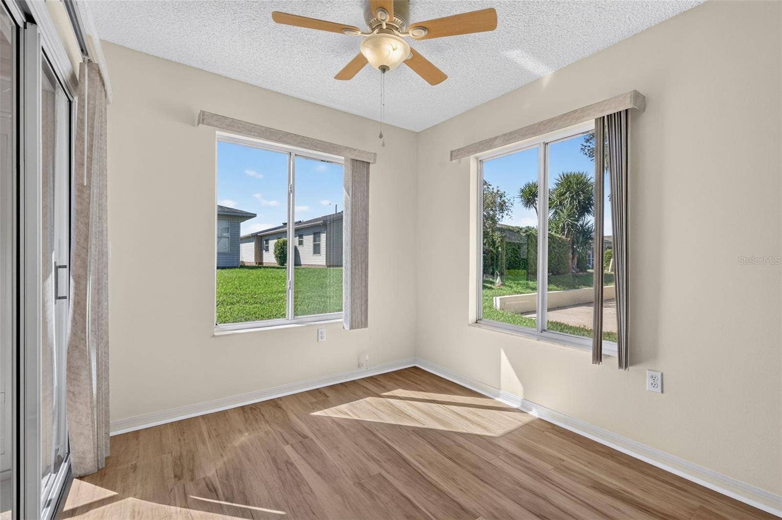 752 OLD OAKS LANE, Leesburg, FL 34748
