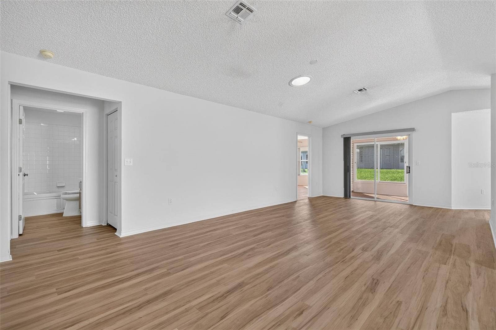 752 OLD OAKS LANE, Leesburg, FL 34748