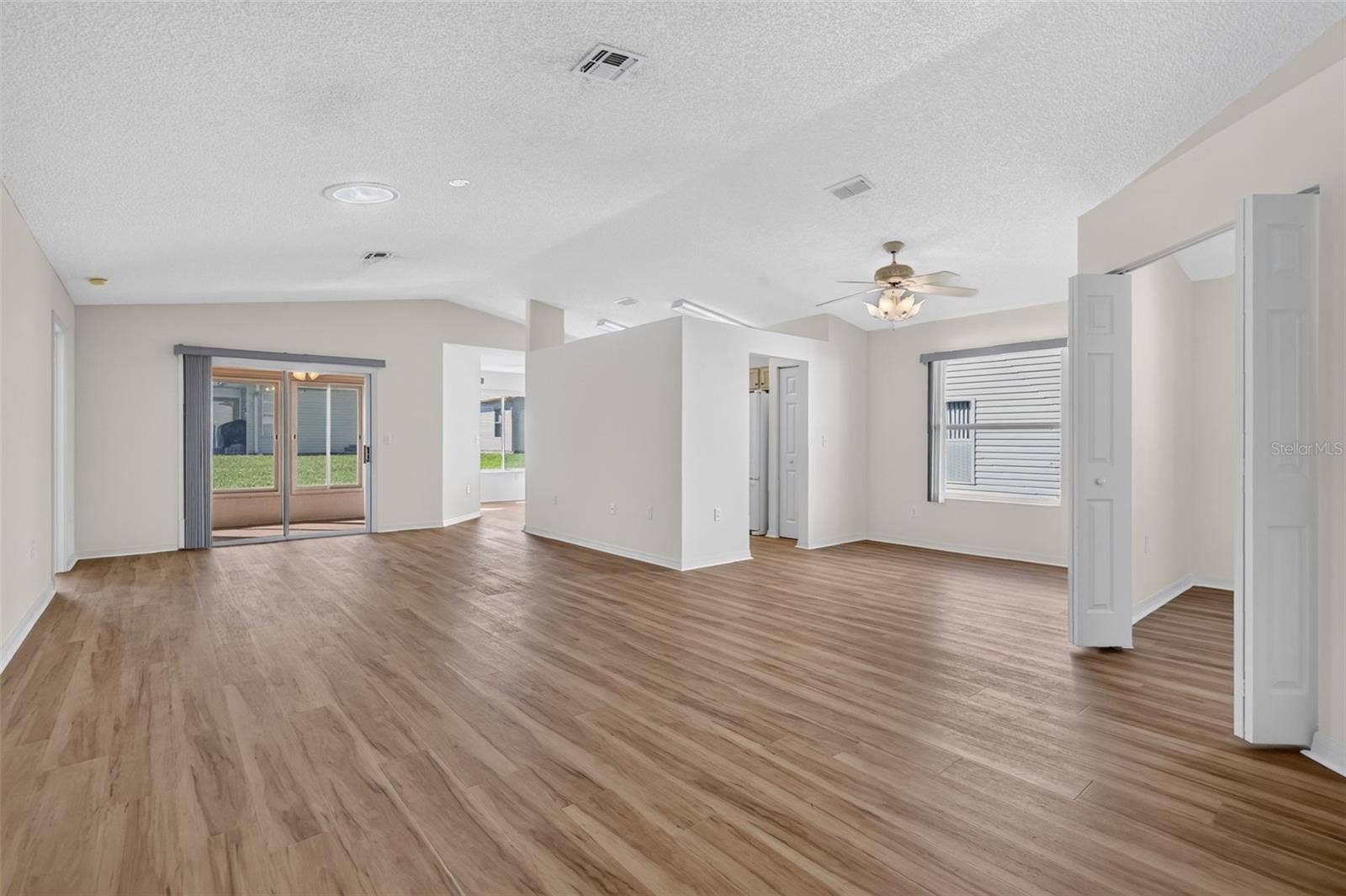 752 OLD OAKS LANE, Leesburg, FL 34748