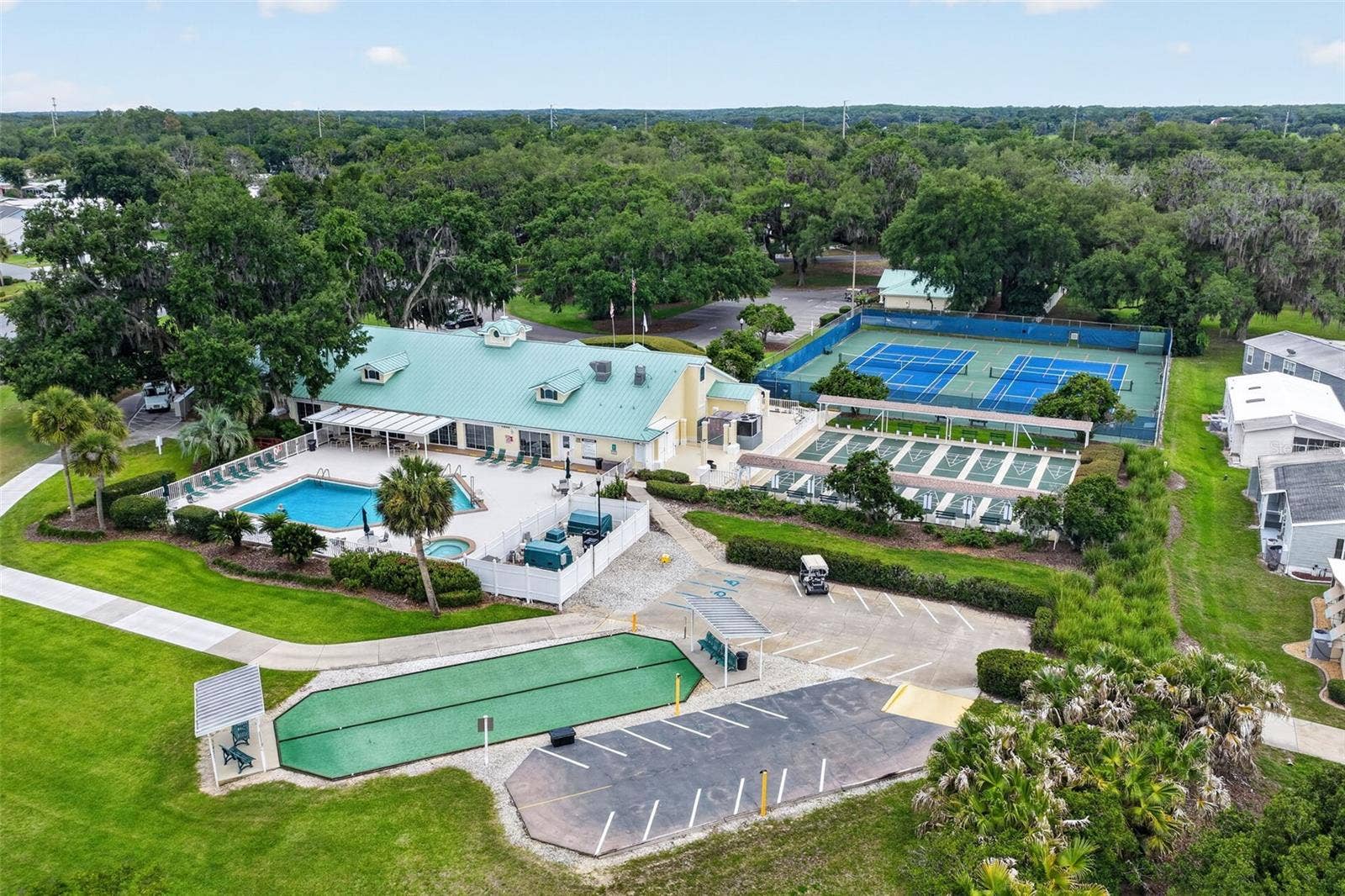 752 OLD OAKS LANE, Leesburg, FL 34748