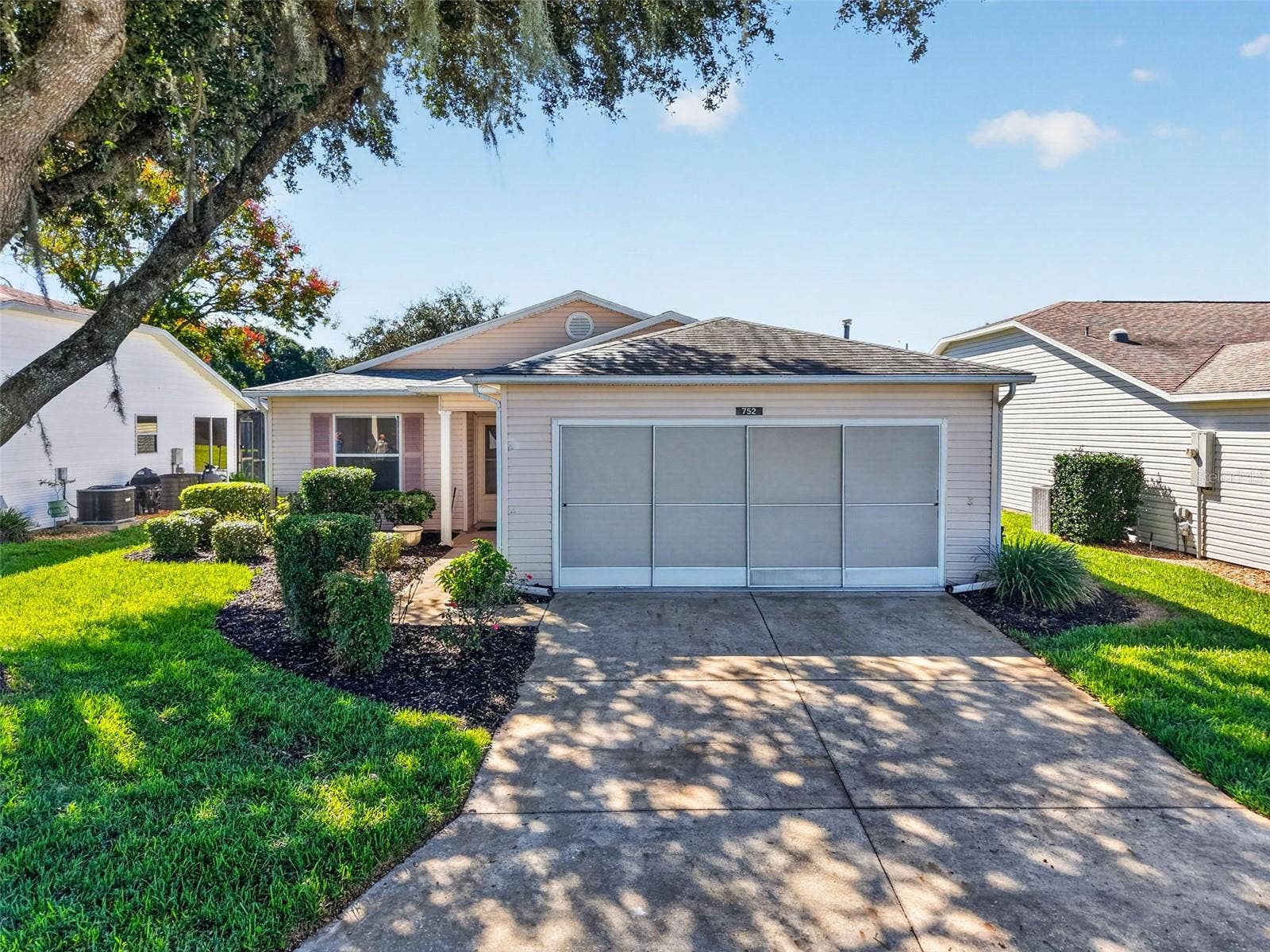 752 OLD OAKS LANE, Leesburg, FL 34748