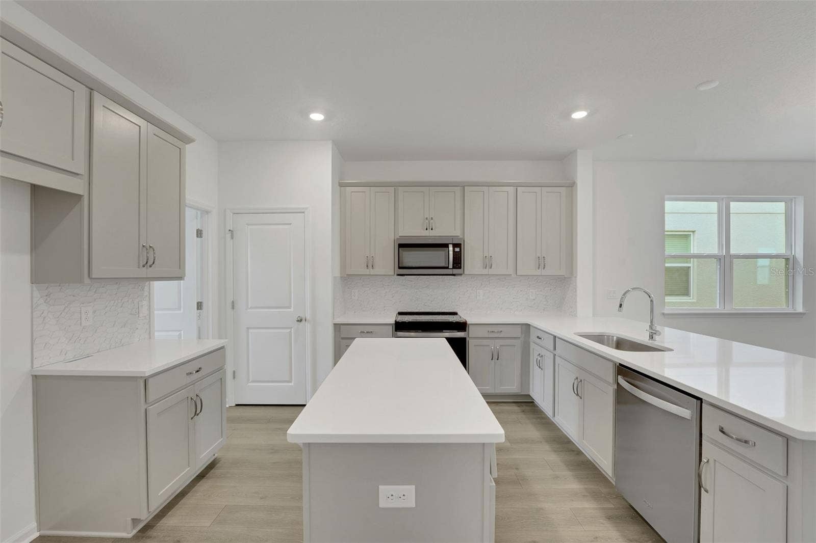 5152 FIREBUSH DRIVE, Apopka, FL 32712 5152 FIREBUSH DRIVE, Apopka, FL 32712