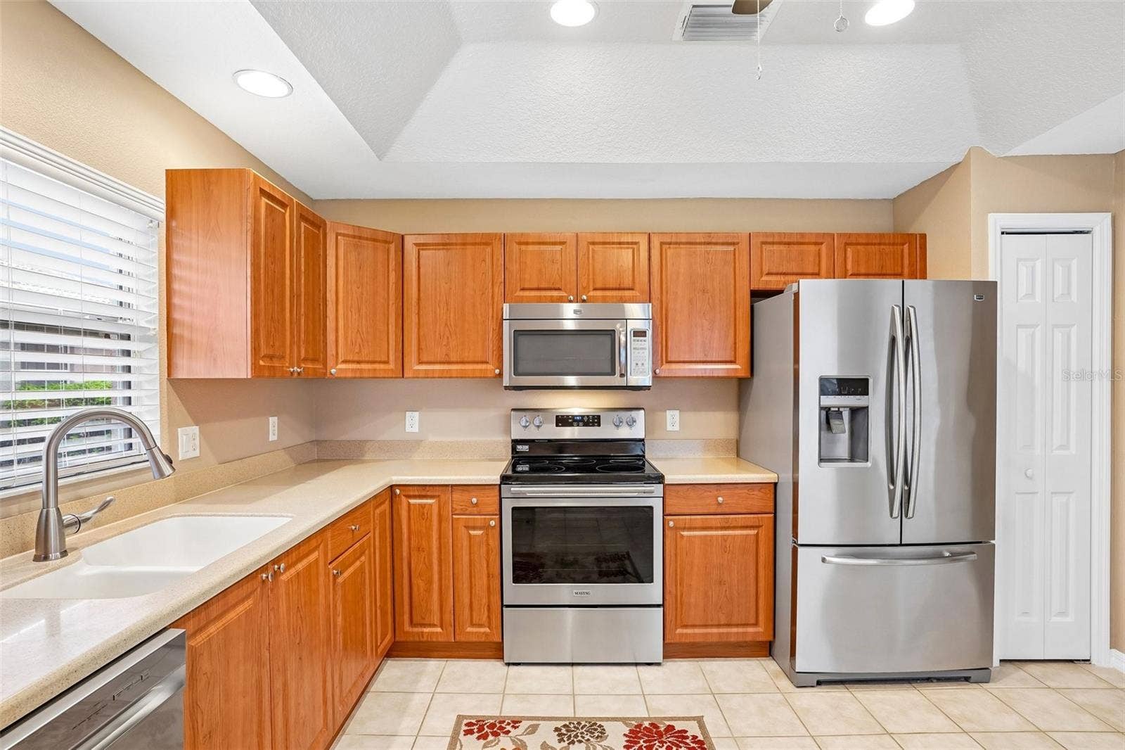 10150 MAINSAIL DRIVE, Oxford, FL 34484