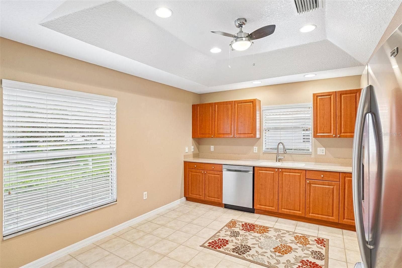 10150 MAINSAIL DRIVE, Oxford, FL 34484