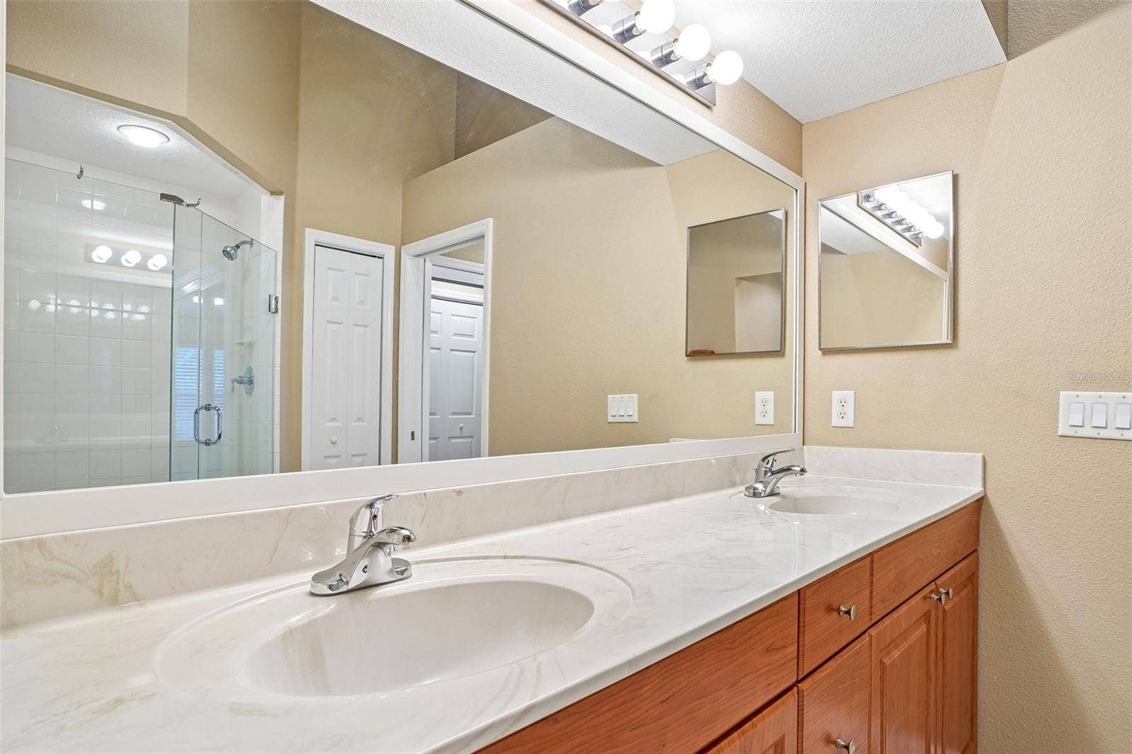 10150 MAINSAIL DRIVE, Oxford, FL 34484