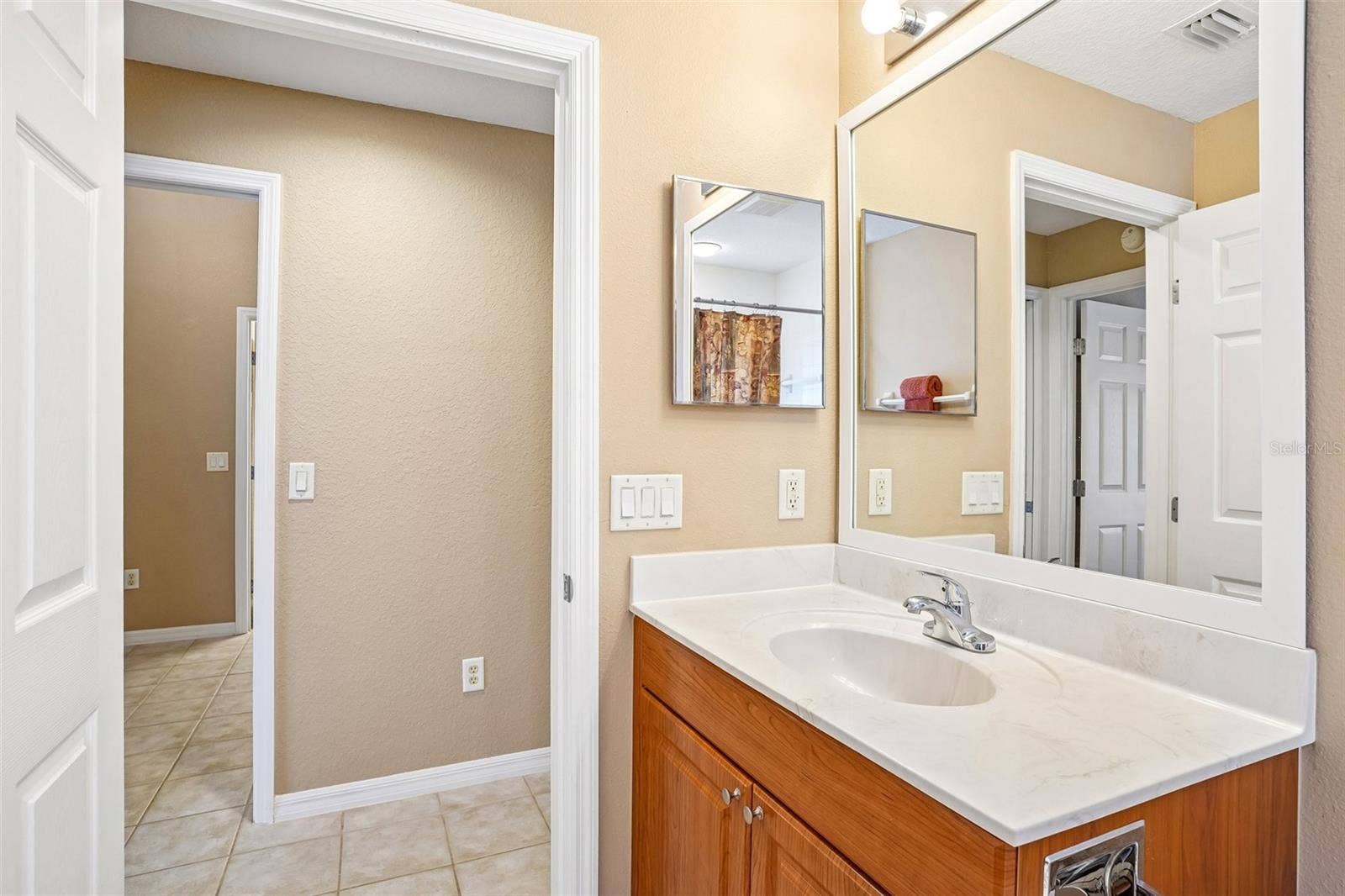 10150 MAINSAIL DRIVE, Oxford, FL 34484