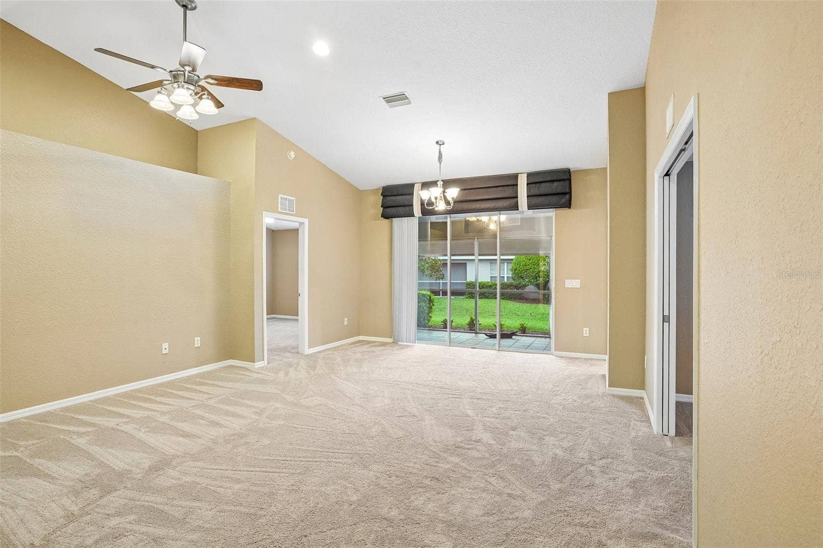 10150 MAINSAIL DRIVE, Oxford, FL 34484