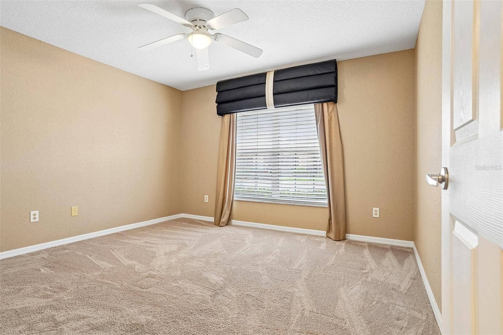 10150 MAINSAIL DRIVE, Oxford, FL 34484