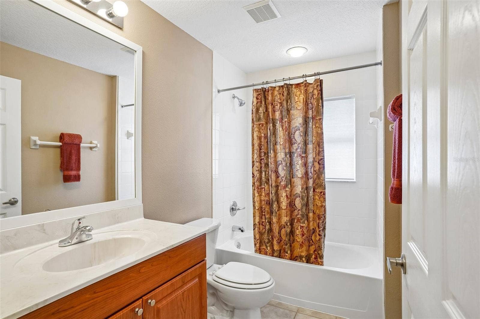 10150 MAINSAIL DRIVE, Oxford, FL 34484