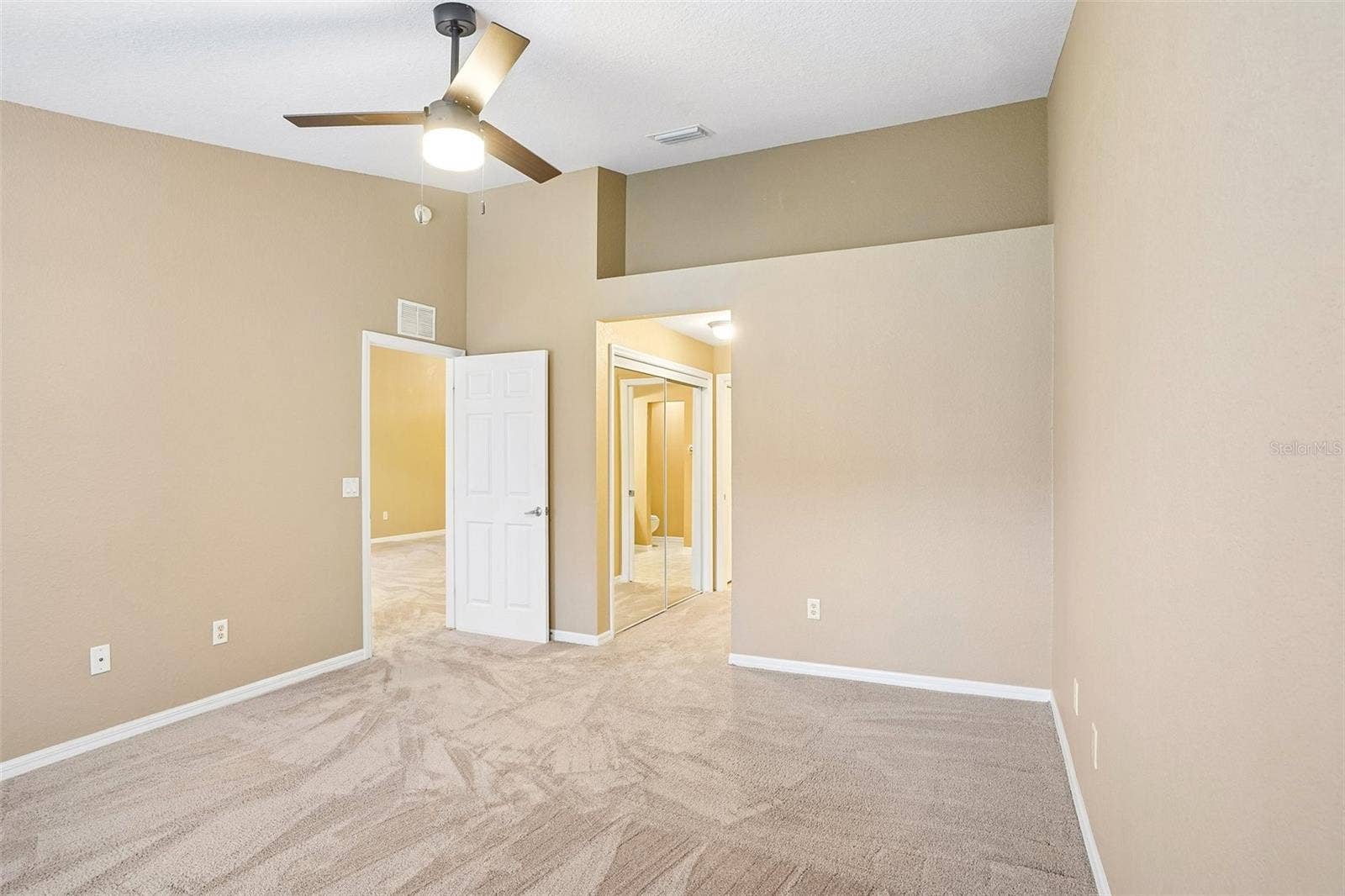 10150 MAINSAIL DRIVE, Oxford, FL 34484