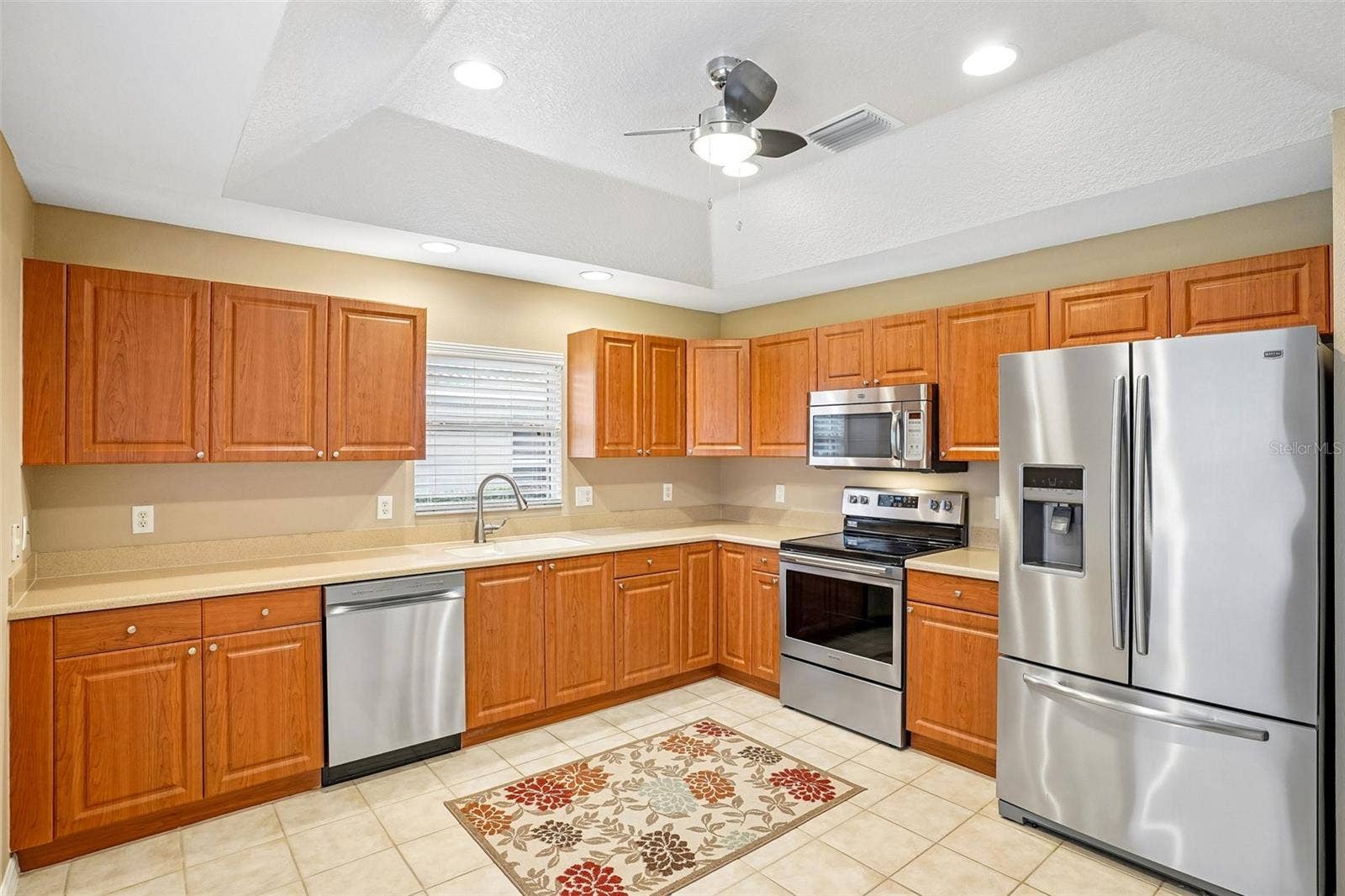 10150 MAINSAIL DRIVE, Oxford, FL 34484