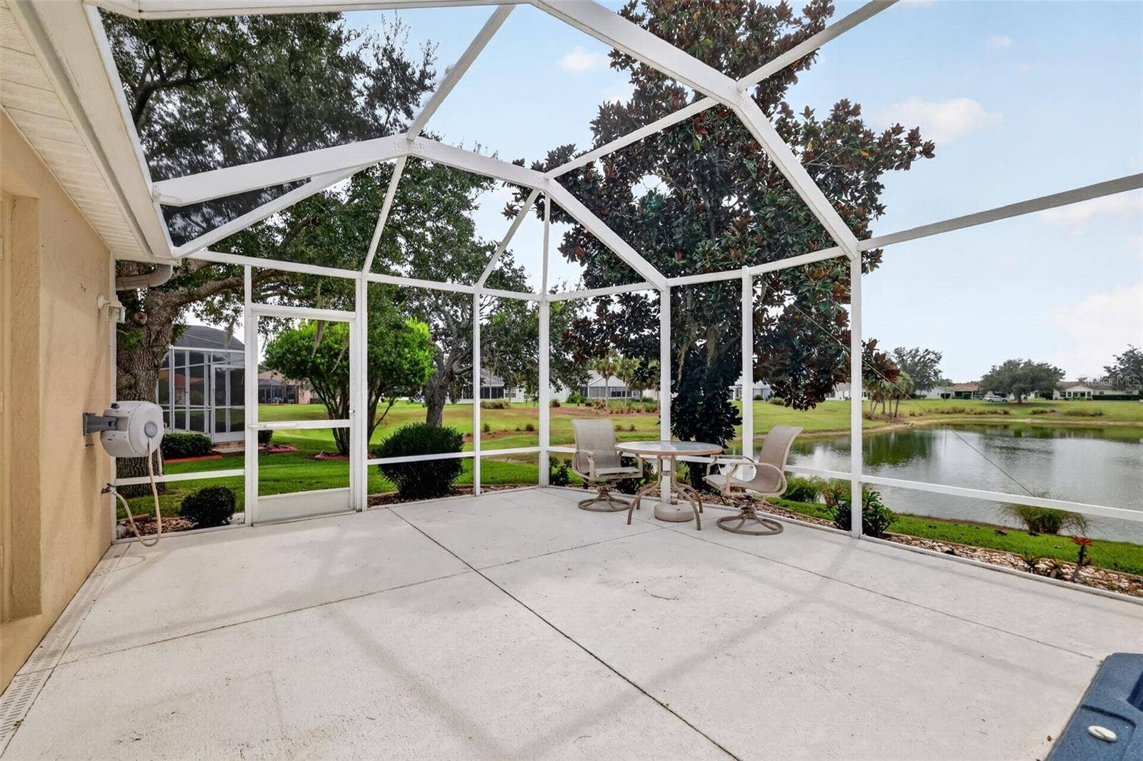 Expansive 756sf Birdcage with Incredible Water Views!