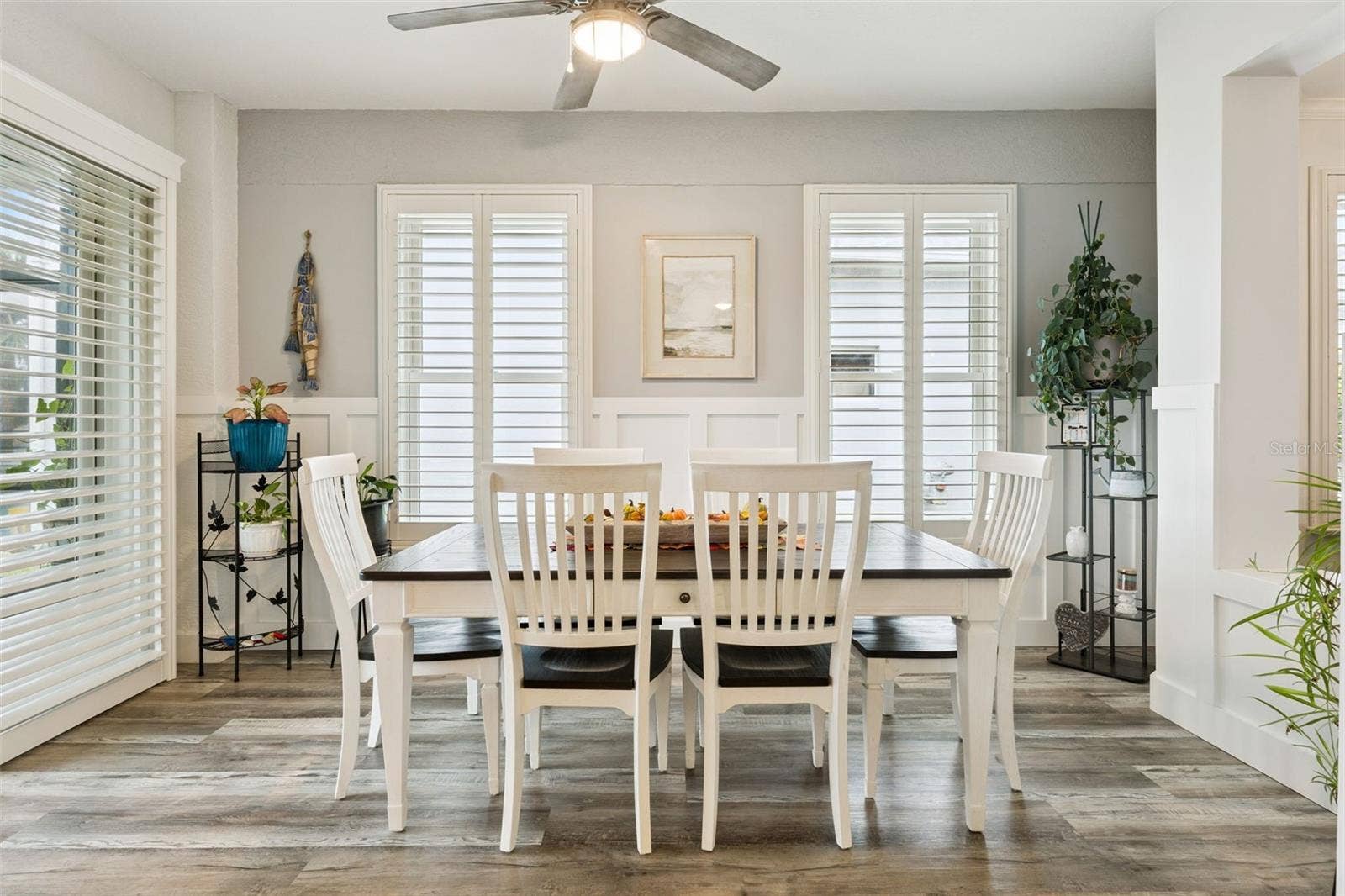 3210 SARATOGA DRIVE, Tavares, FL 32778 Fresh interior and exterior paint gives this home a beautifully refreshed look, inside and out