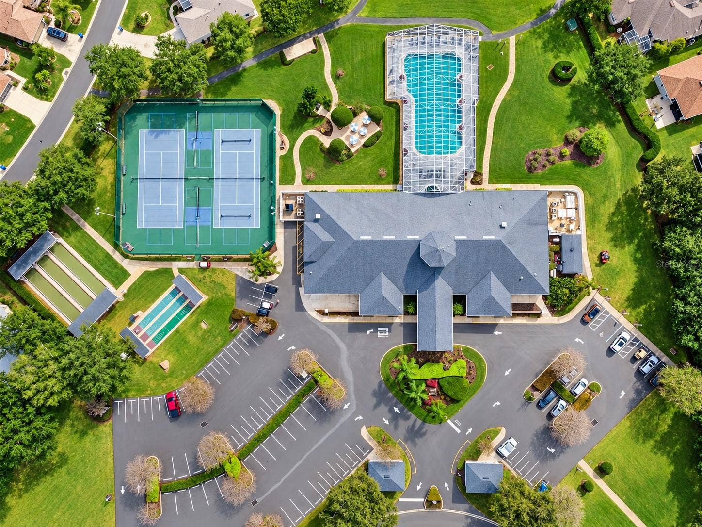 3210 SARATOGA DRIVE, Tavares, FL 32778 Overhead view of Clubhouse and ammeneties