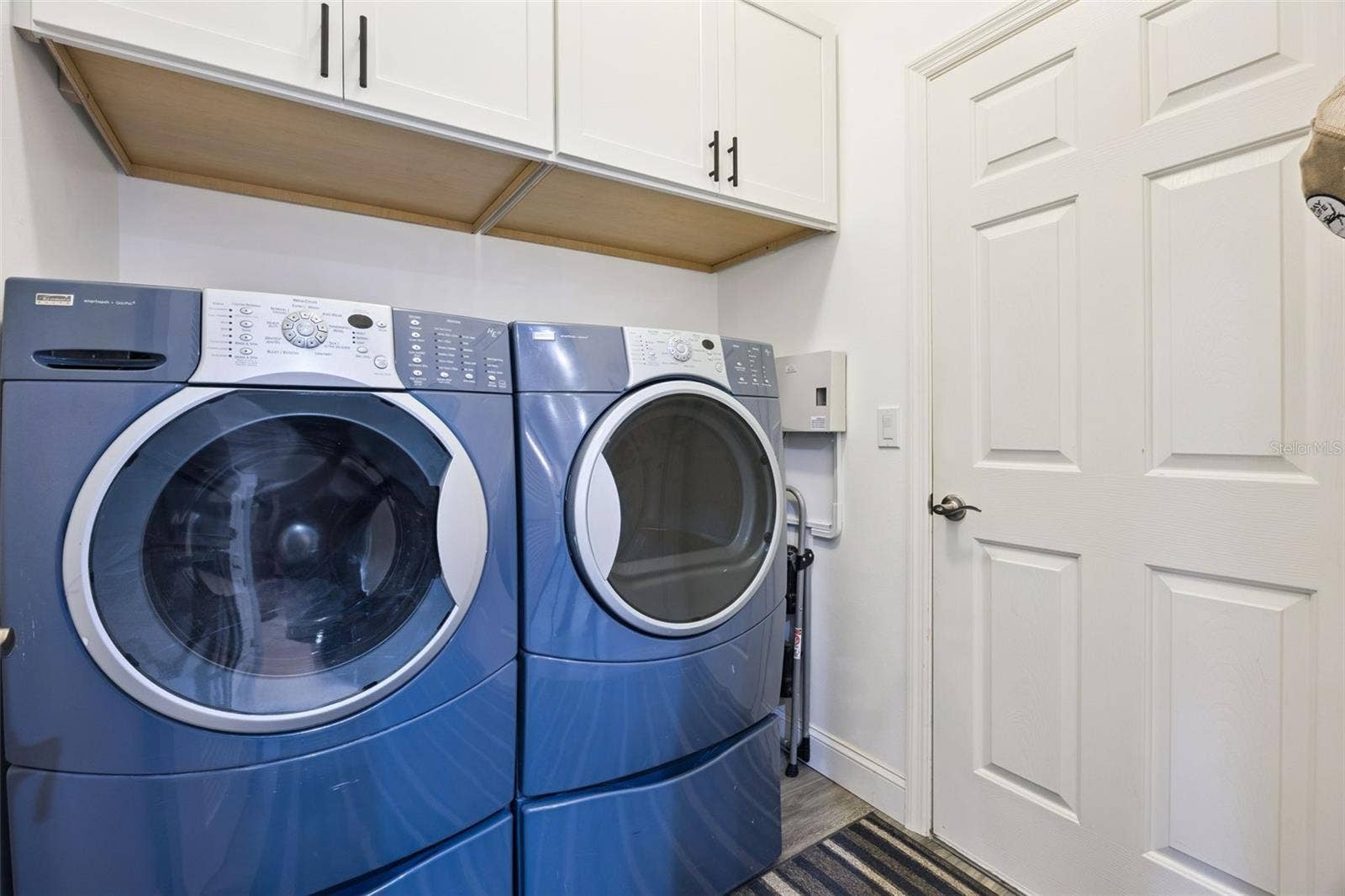 3210 SARATOGA DRIVE, Tavares, FL 32778 Washer and Dryer will stay with property if desired.