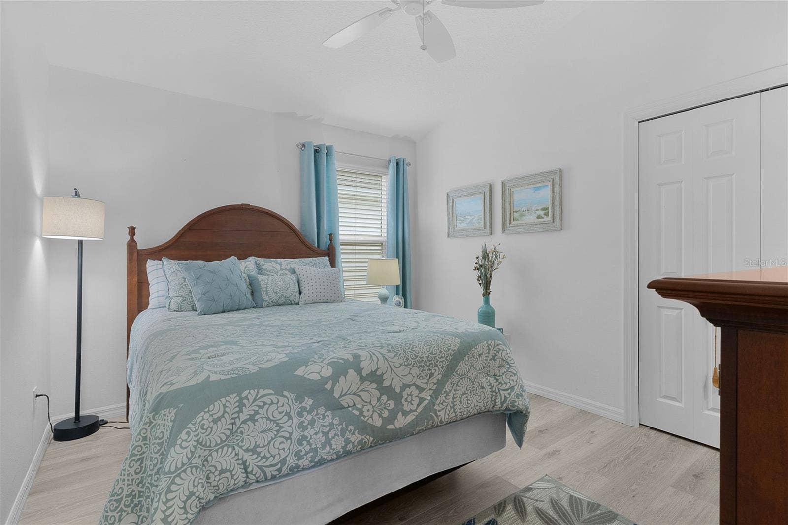 2nd guest bedroom, volume ceiling, closet & ceiling fan