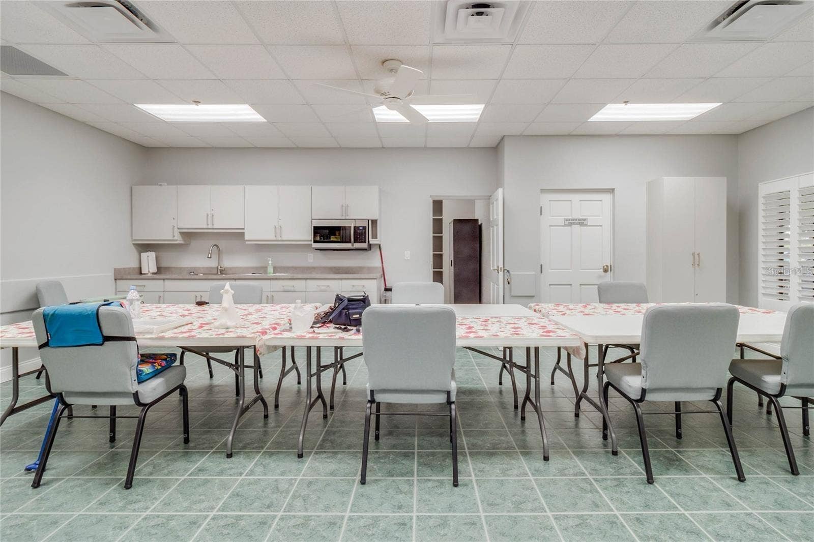 21736 PRINCESS GRACE COURT, Leesburg, FL 34748 The ARTS & CRAFTS ROOM provides a place to express creativity and is equipped with two kilns (clay & glass) as well as lots of storage for supplies & projects.