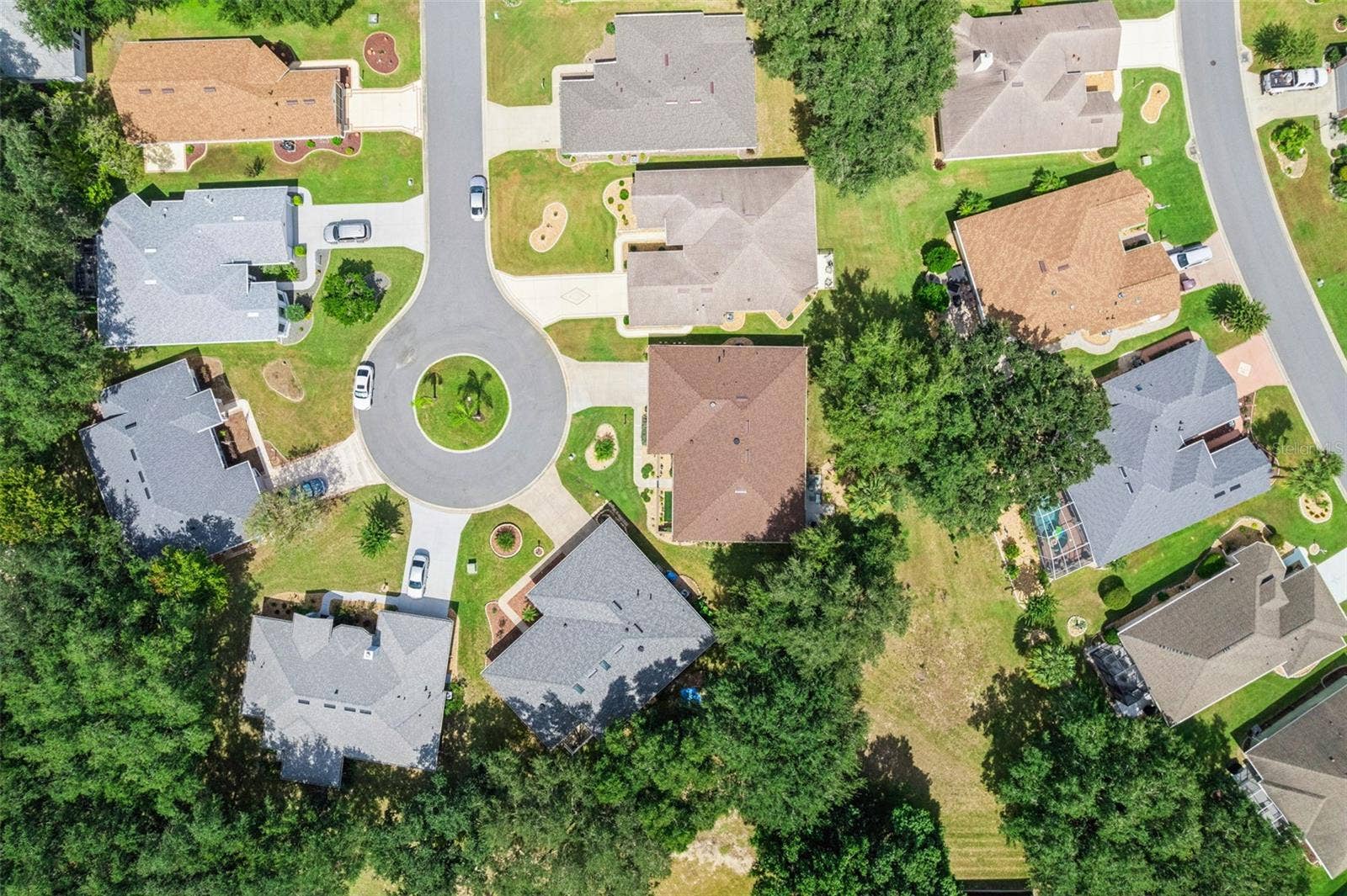 21736 PRINCESS GRACE COURT, Leesburg, FL 34748 HOME IS SITUATED ON A QUIET CUL DE SAC