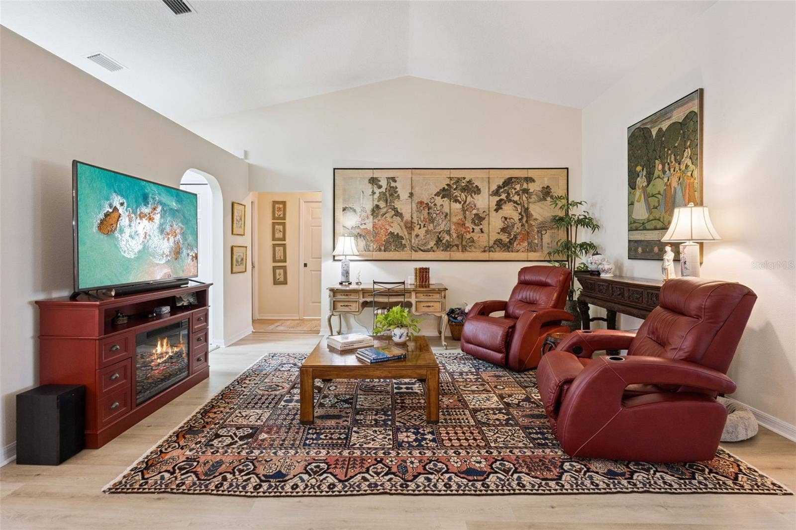 21736 PRINCESS GRACE COURT, Leesburg, FL 34748 LIVING ROOM