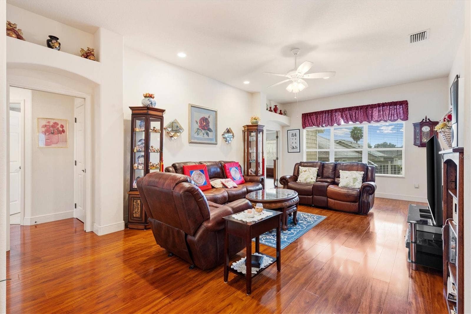1926 ELDRIDGE LOOP, The Villages, FL 32162 Living Room