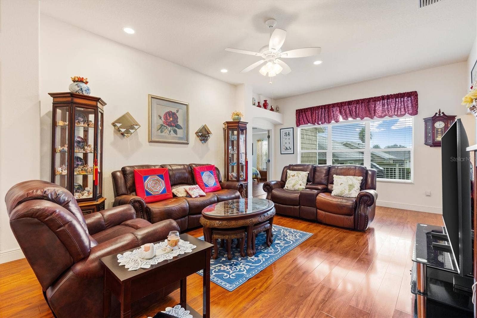 1926 ELDRIDGE LOOP, The Villages, FL 32162 Living Room