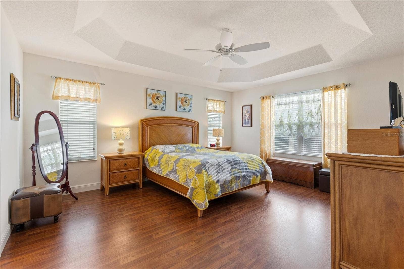 1926 ELDRIDGE LOOP, The Villages, FL 32162 Primary Suite with tray ceiling.