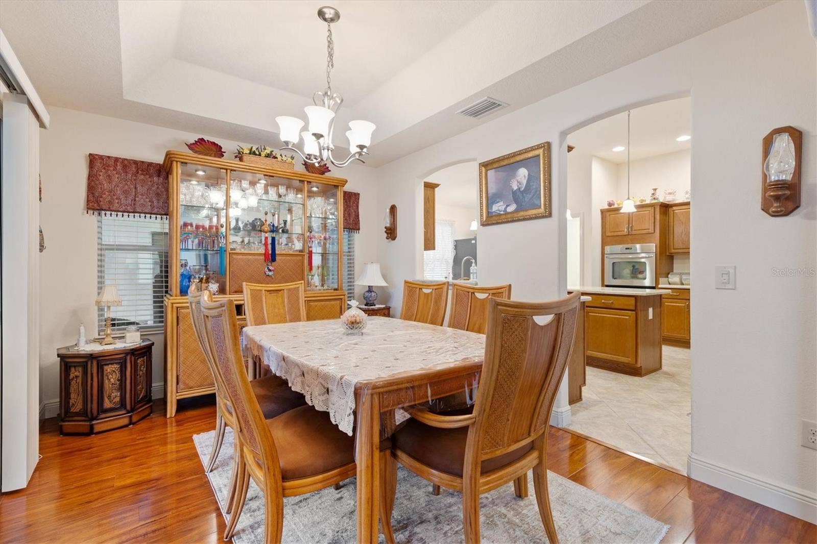 1926 ELDRIDGE LOOP, The Villages, FL 32162 Dining Roo with tray ceiling.