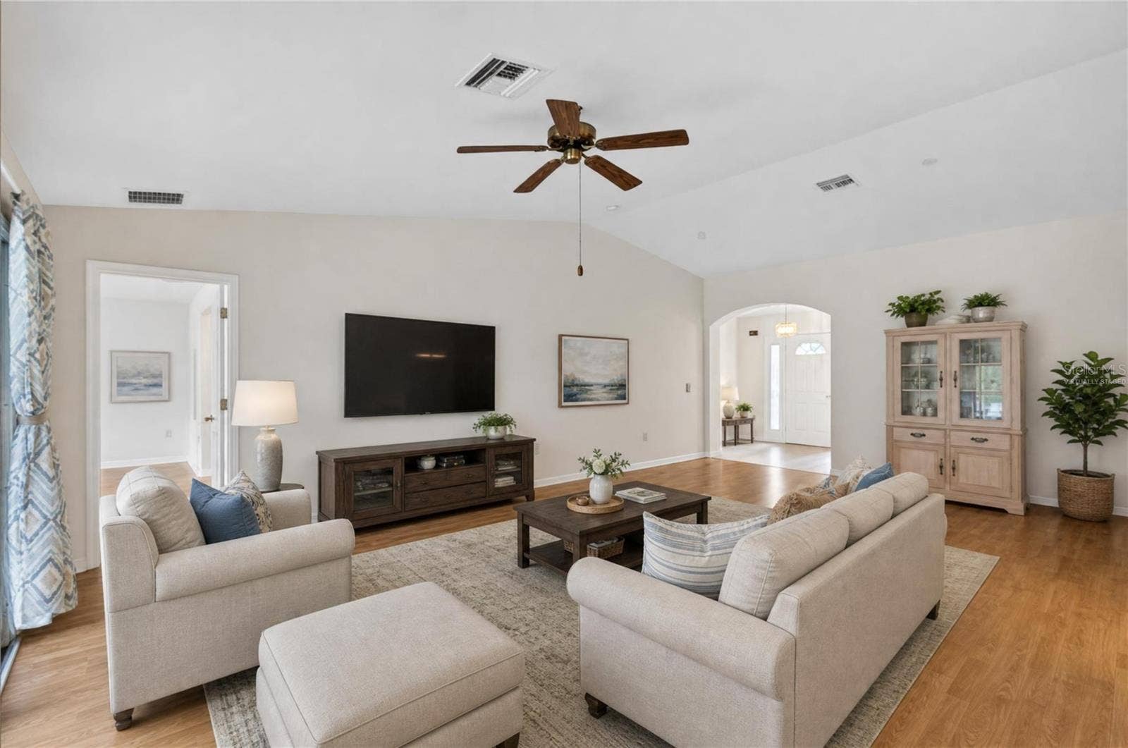 1145 EAGLES LANDING, Leesburg, FL 34748 Virtually staged