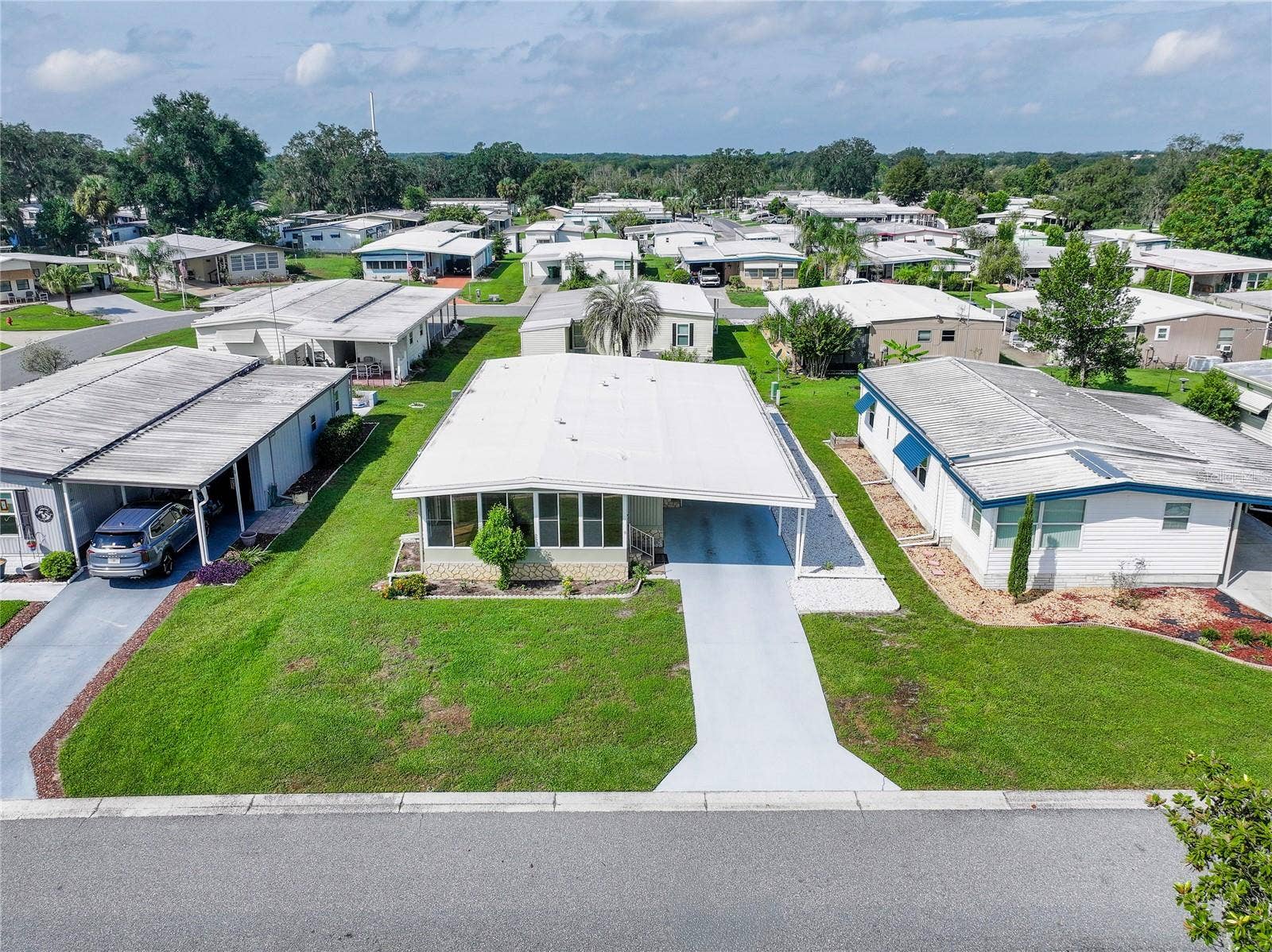 717 SURREY PLACE, Leesburg, FL 34748