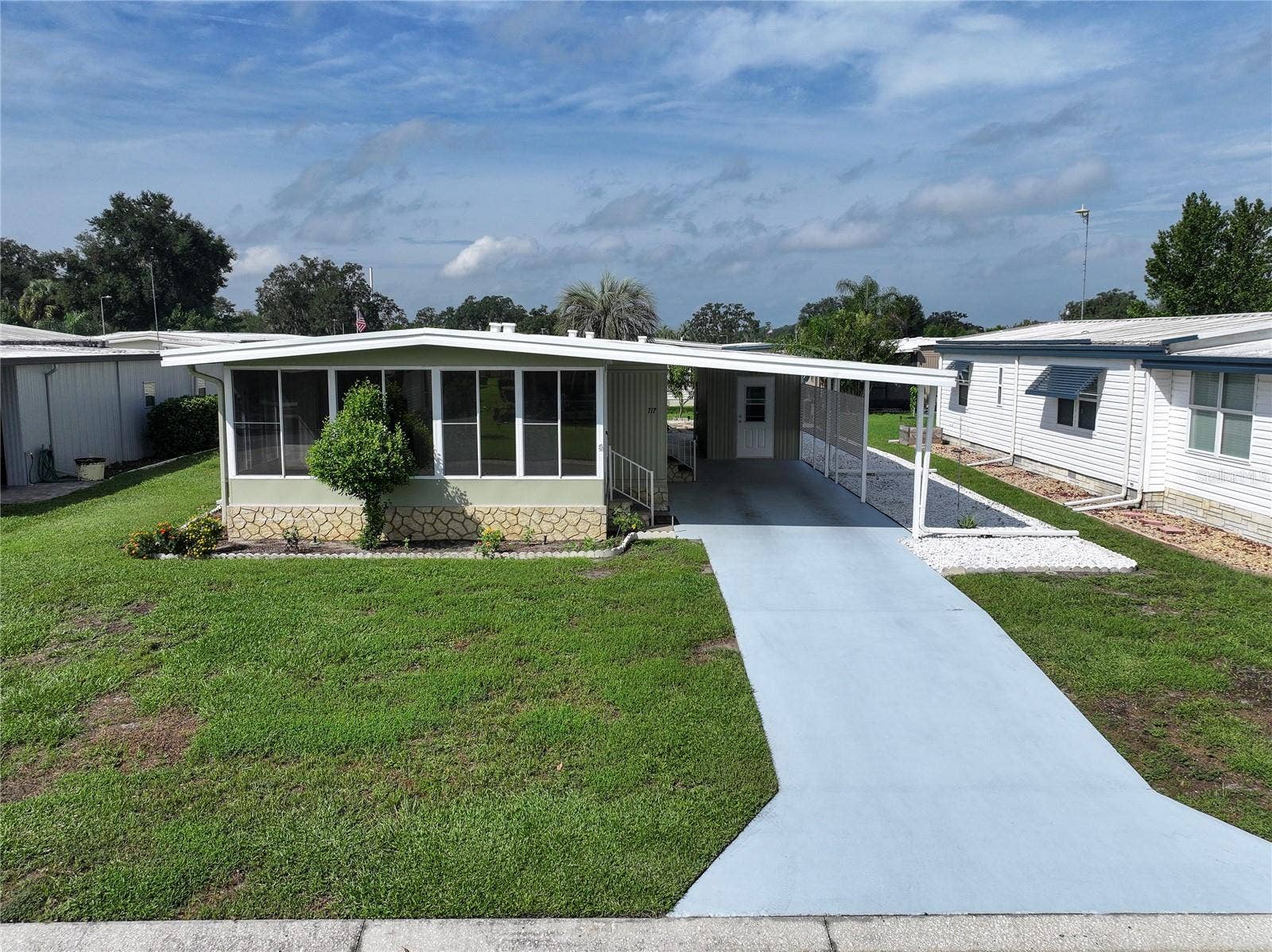 717 SURREY PLACE, Leesburg, FL 34748