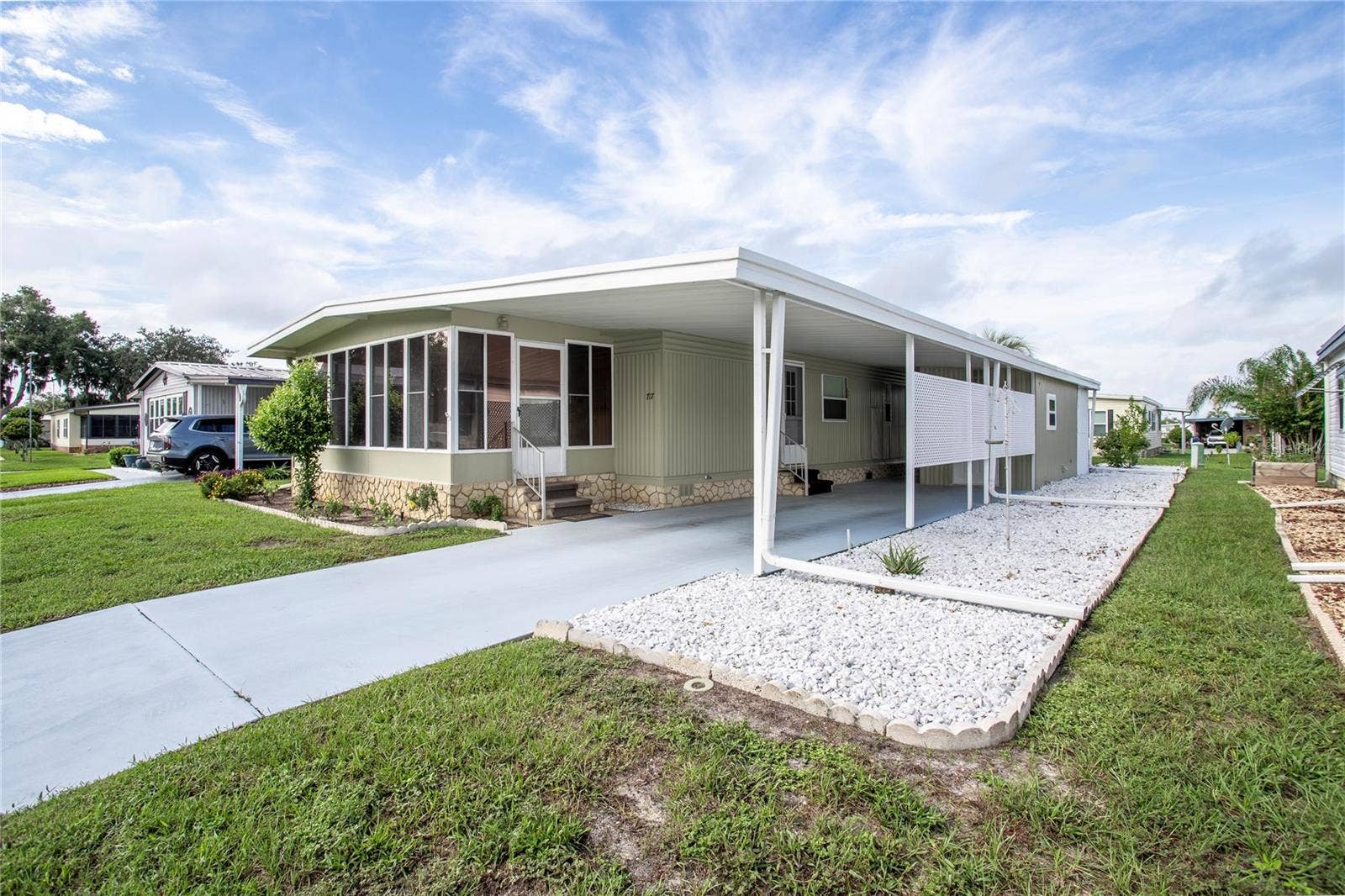 717 SURREY PLACE, Leesburg, FL 34748