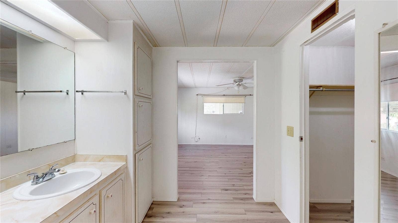 717 SURREY PLACE, Leesburg, FL 34748