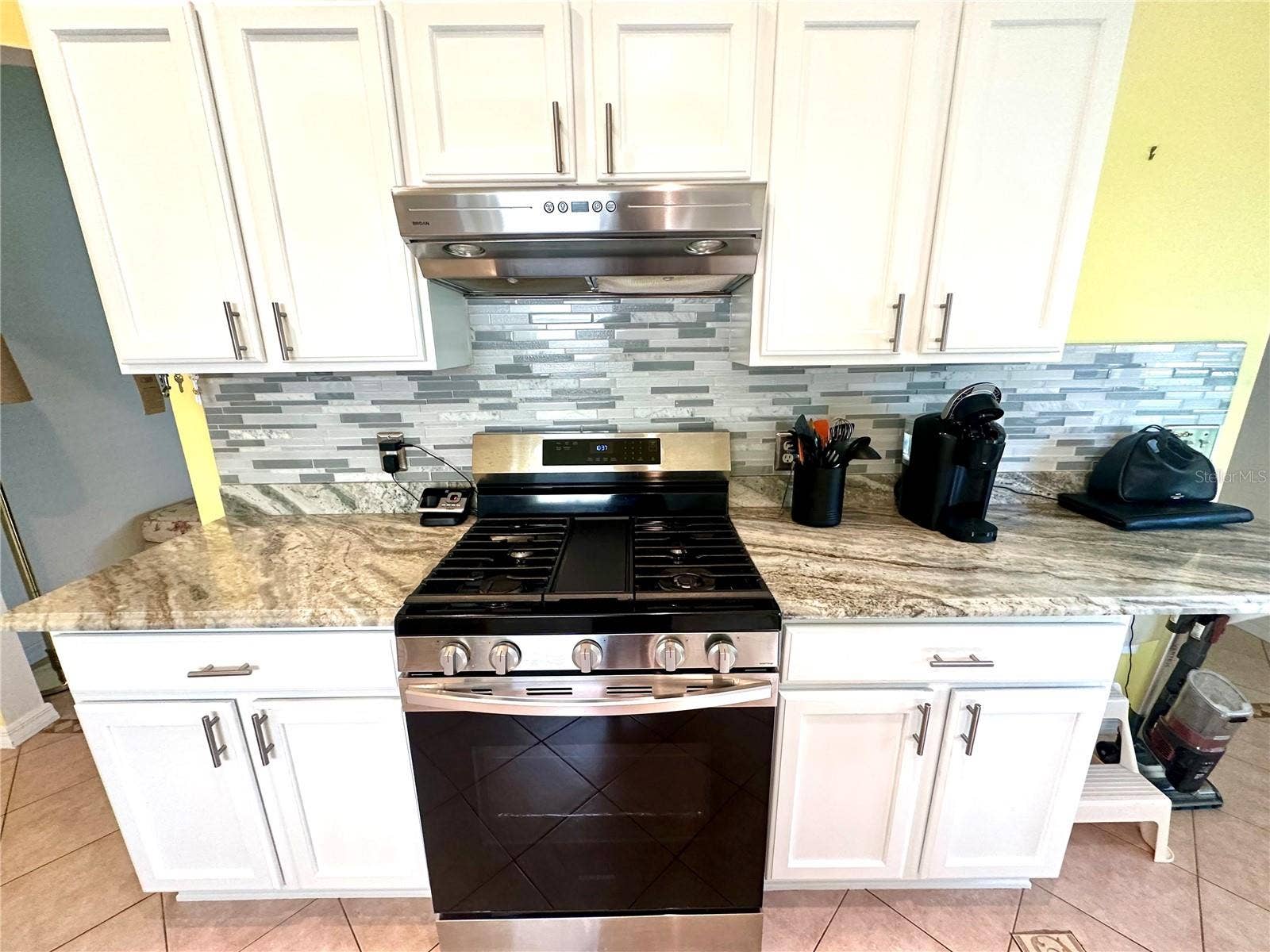 3033 HILLSIDE LANE, The Villages, FL 32162 3033 HILLSIDE LANE, The Villages, FL 32162