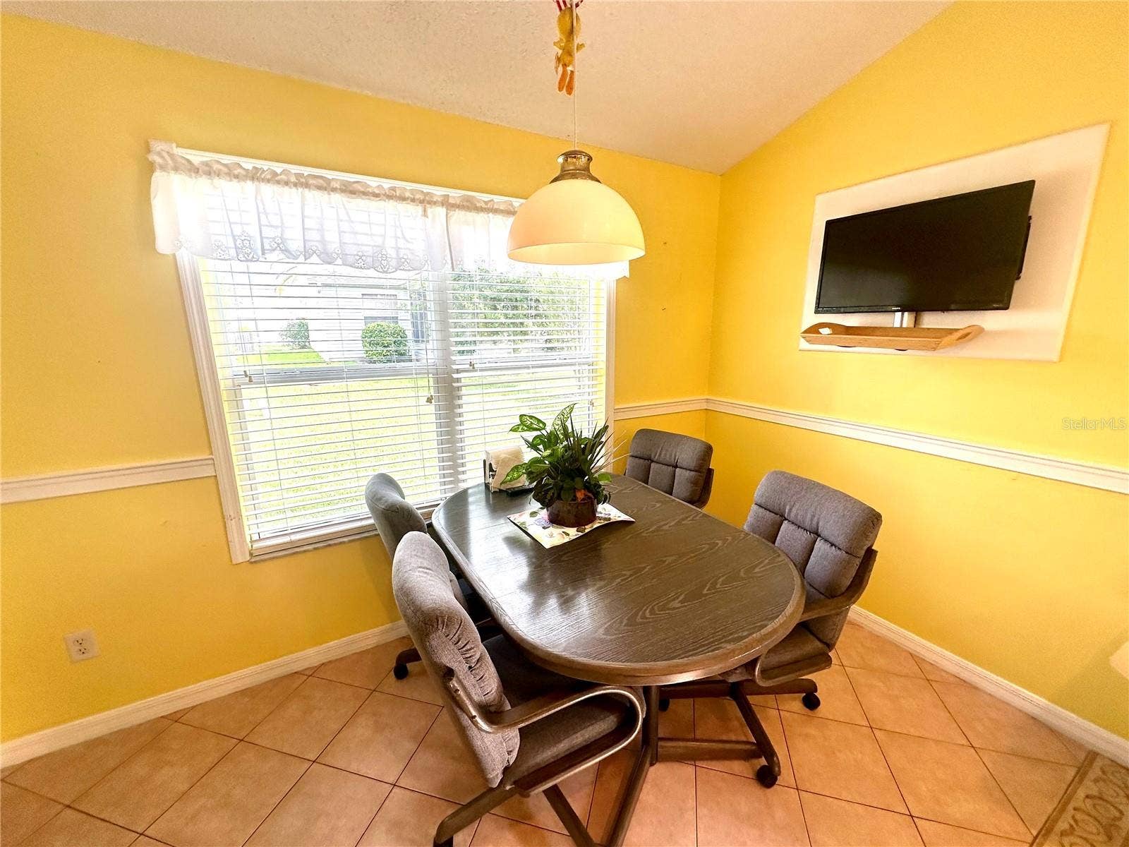 3033 HILLSIDE LANE, The Villages, FL 32162 3033 HILLSIDE LANE, The Villages, FL 32162