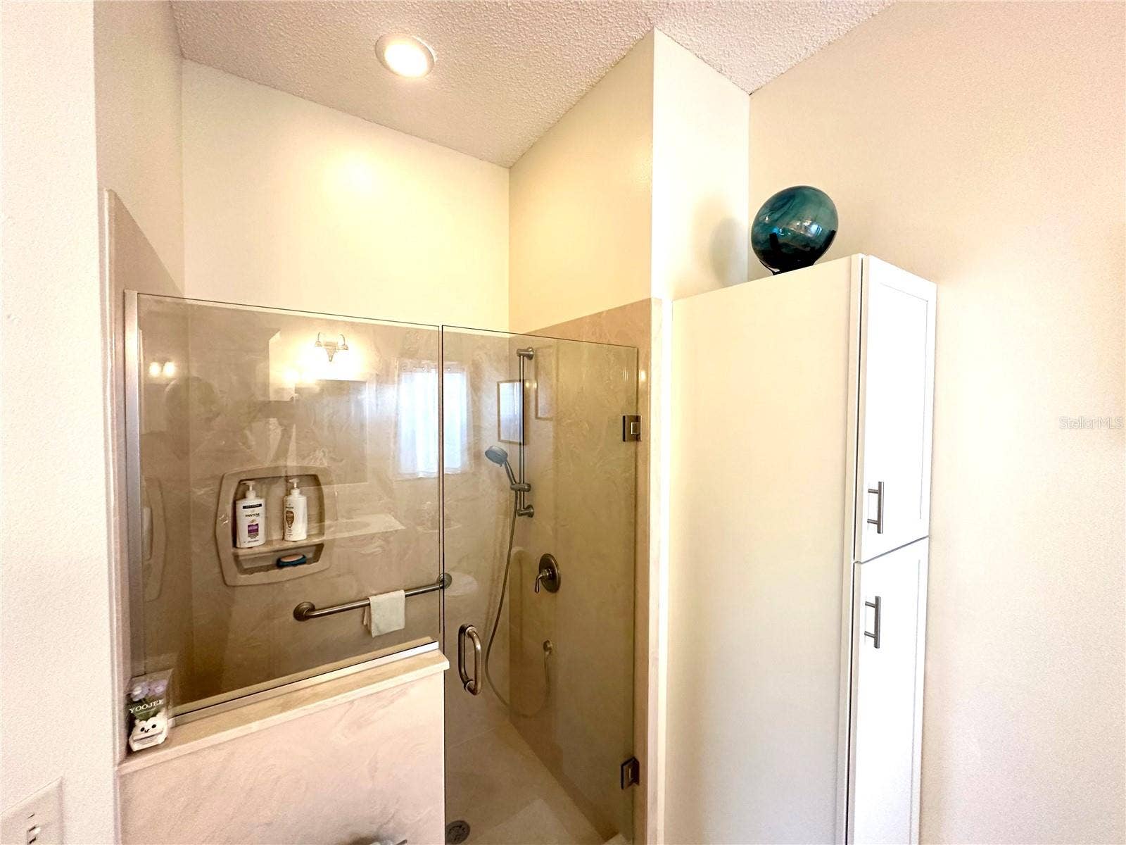 3033 HILLSIDE LANE, The Villages, FL 32162 3033 HILLSIDE LANE, The Villages, FL 32162