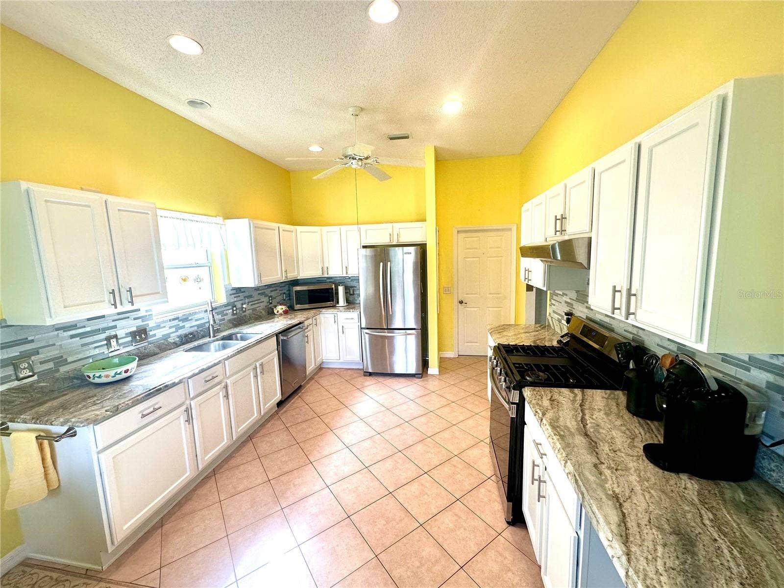 3033 HILLSIDE LANE, The Villages, FL 32162 3033 HILLSIDE LANE, The Villages, FL 32162