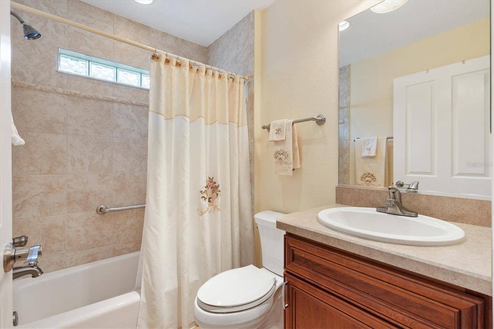2346 GRENADIER WAY, The Villages, FL 32162 2nd Bathroom