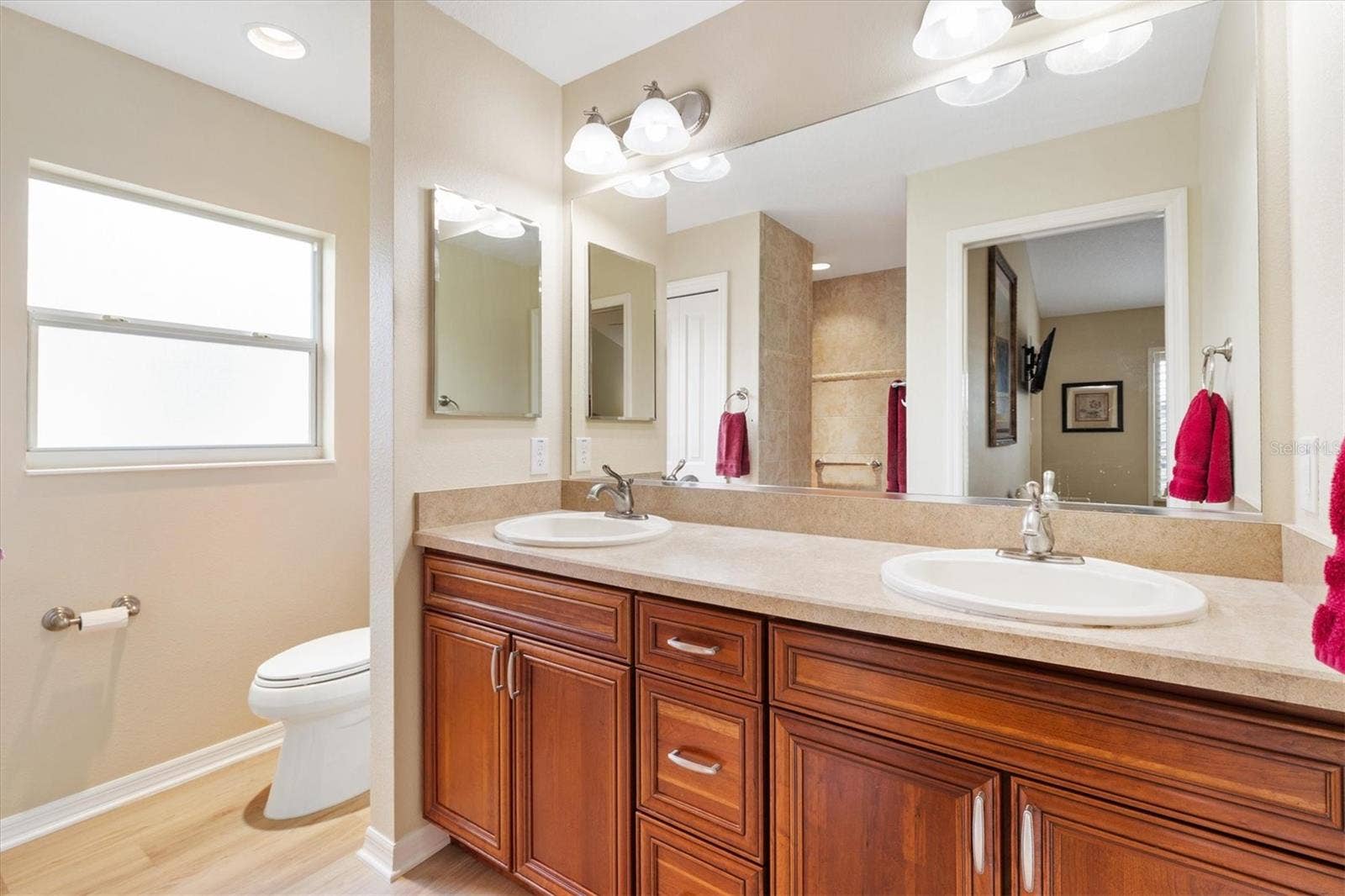 2346 GRENADIER WAY, The Villages, FL 32162 Primary Bathroom