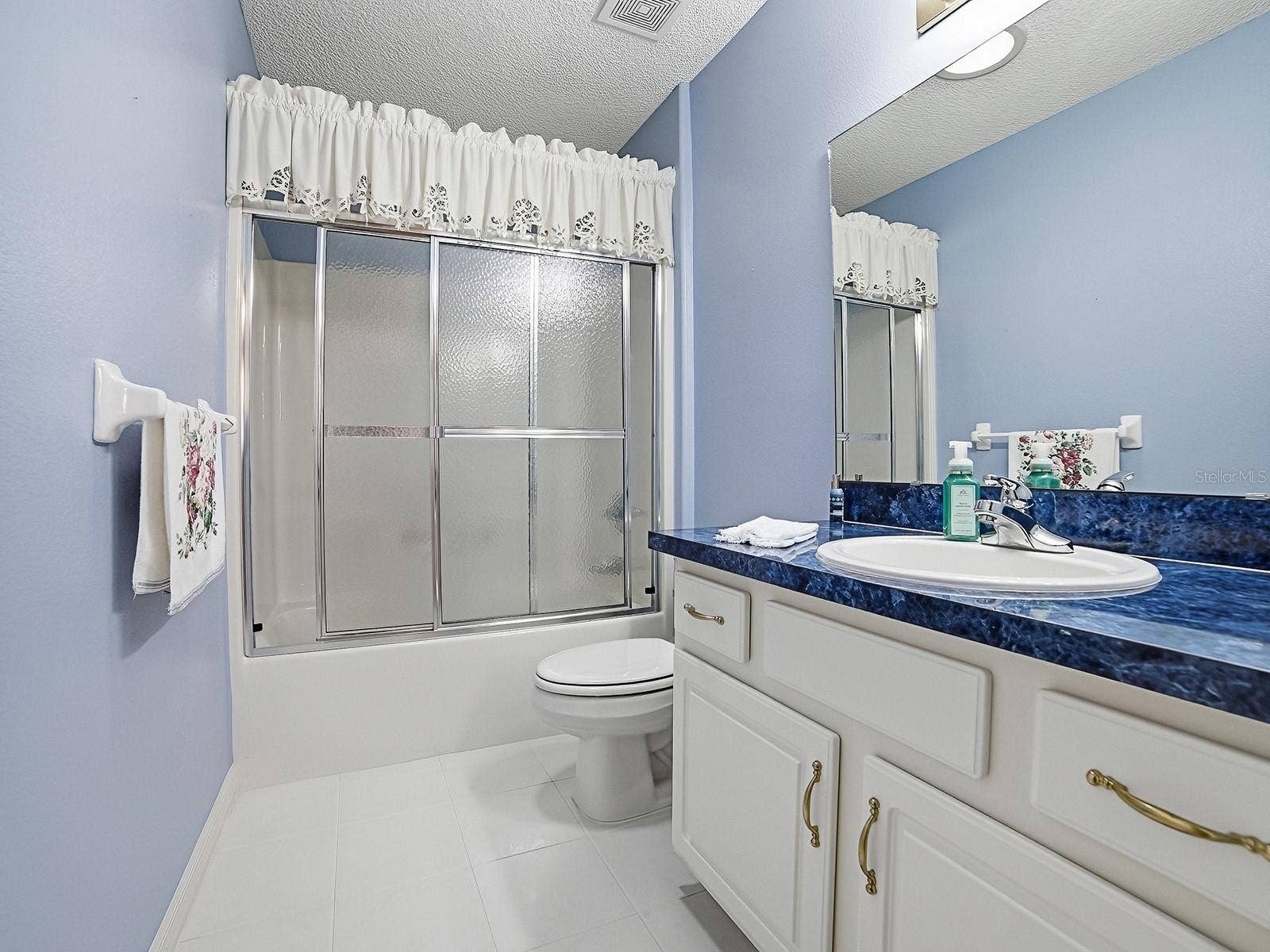 GUEST BATH