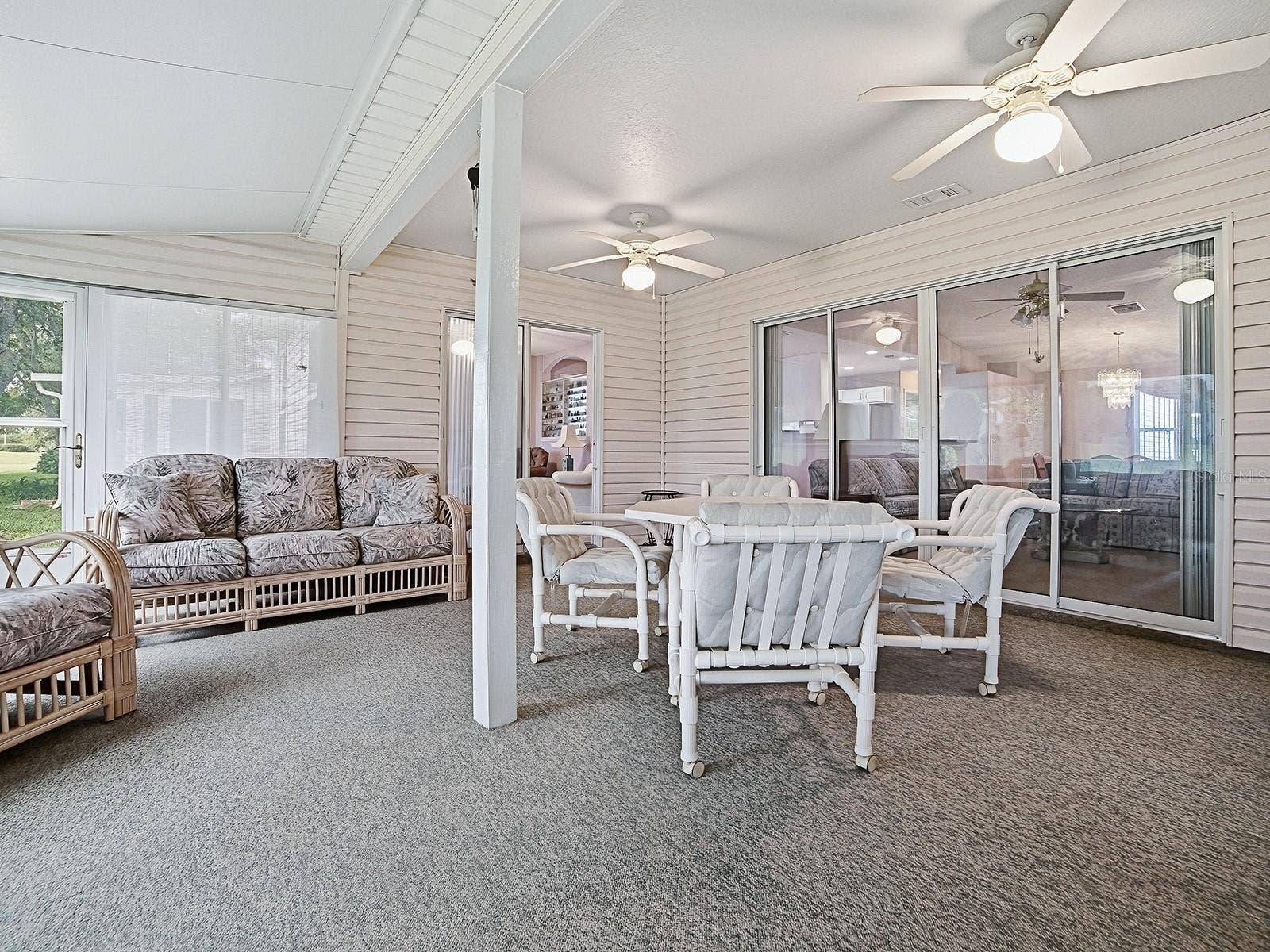 LOTS OF SPACE IN YOUR LANAI
