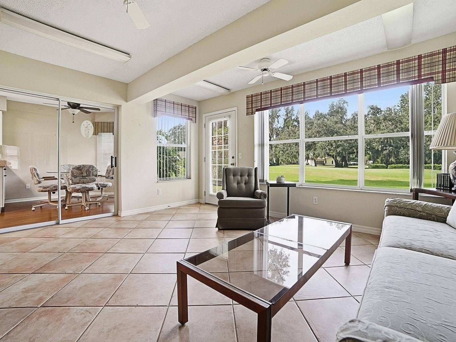 LARGE WINDOWS TO OFFER THE BEST VIEWS