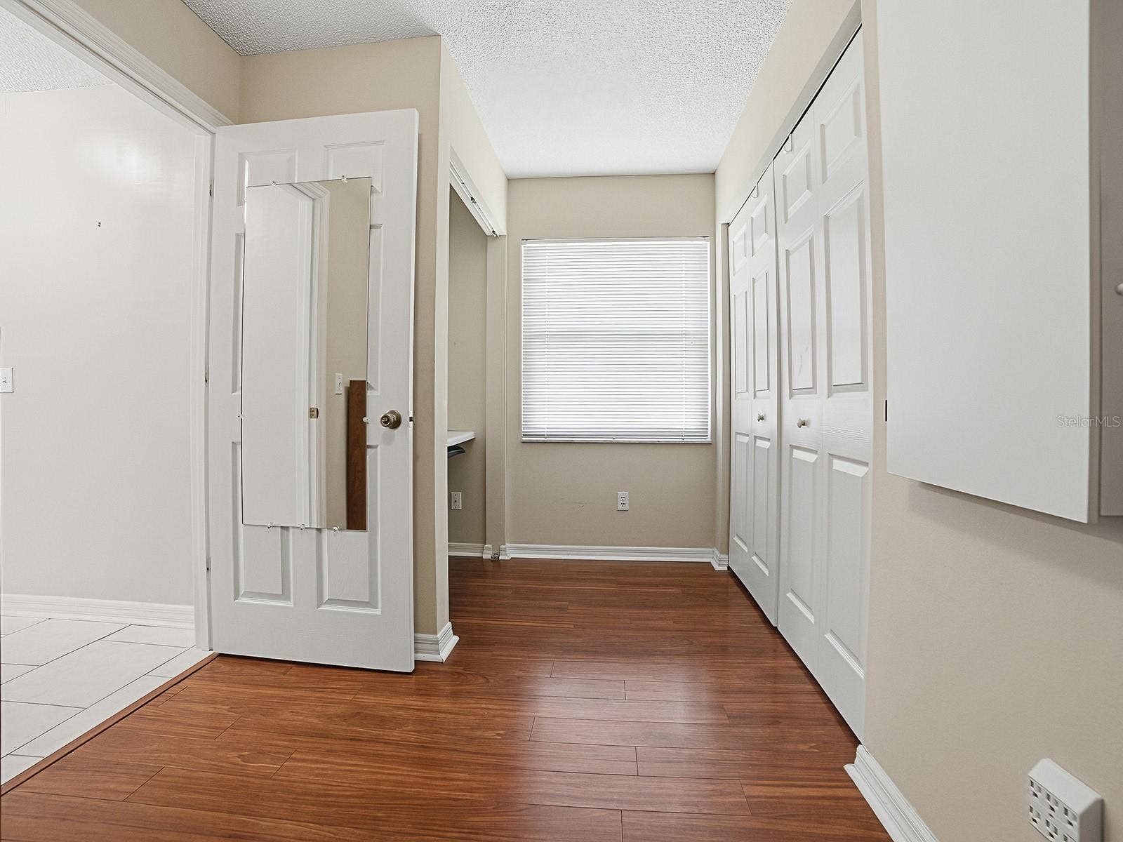 OVERSIZED INSIDE LAUNDRY ROOM WITH SPACE FOR CRAFTING OR AN OFFICE
