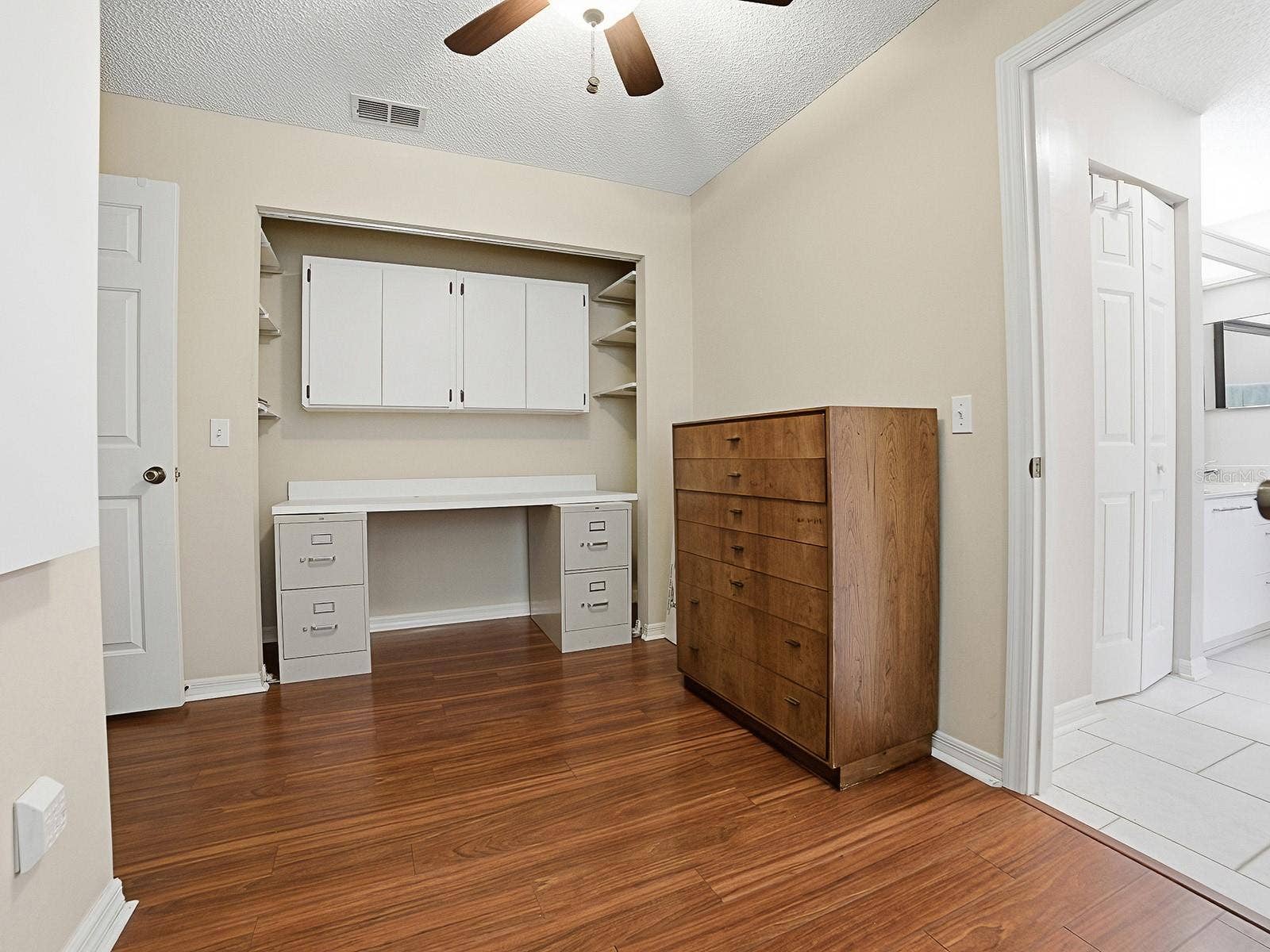 SHELVING FOR OFFICE OR CRAFT ROOM